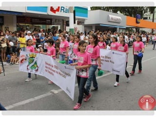 Desfile de aniversário de brusque