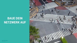 18
Baue dein
Netzwerk auf
- Quantitativ -
• Gehe auf die Suche nach relevanten Twitterern für
dein Thema & folge diesen
• Begrüße deine neuen Follower & erhöhe so deine
Reichweite
• Und das Beste:
 Crowdfire hilft dir dabei!
 