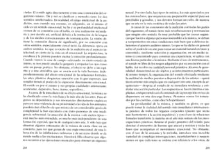 dadas. El sonido agita direcramente como una conmocíón del or-
ganismo mismo. Oír y ver se clasifican a mcnudo como los dos
sentidos -intclecrualcs., En realidad, el rango intelectual de la au-
dición, aun cuando sea enorme, es adquirido, en sí mismo el
oído es un sentido emocional. Su fin y su profundidad intelectual
vienen de su conexión con el habla; cs una rcalización secunda-
ria y, por decido así, artificial debido a la institución de la lengua
y de los medios convencionales de cornunicación. La visión ob-
tiene la extensión directa de significado, por su conexíón con
otras sentidos, especialmente con el tacto. La diferencia opera en
ambos sentidos. Lo que es cierto de la audición en el aspecto in-
telectual, es cierto de la vista en el emocional. La arquitectura, la
escultura y la pintura pueden excitar la cmoción profundamente.
Cuando vemos la casa de campo -adecuada- en cierto estado de
ánímo, se nos puedc anudar lagarganta y empanar los ojos C01110
ante un pasaje poético. No obstante, el efecto se debe a un espí-
ritu y a una atmosfera que se asocia con la vida humana. Inde-
pendientemente del efecto emocional de las relaciones fonnales.
las artes plásticas despiertan emoción con lo que expresan. Los
sorridos tienen el poder de la exprcsión dircctamente emocional.
El sonído es por sí mismo y sus propias cualidades amenazante,
acariciante, depresivo, fiero, tíerno, soporífero...
A causa de la iruncdiatez de su efecto emocional, la música se
ha c1asificado como la más baja y la más alta de las artes. Para al-
gunos su dependeocia y sus resonancias direcramente orgánicas
parecen una evidencia de su proximidad a la vida de los animales;
pueden citar el hecho de que música de un considerable grado de
complejidad la han ejecutado cem éxito personas de una inteli-
gencia subnormal. La atracción de la música ---De ciertos tipos-
está mucho más extendída, es mucho más independiente de una
formación especial, que la de cualquier otro arte. Y sólo hay que
observar algunos entusiastas de la música de cierta clase eo un
concierto, para ver que gozan de una orgía emocional, de una li-
beración de las inhibiciones ordinarias y de un reino donde se da
rienda suelta a las excitaciones. Havelock Ellis observa que algu-
nos recurren a las ejecuciones musicales para obtener un orgasmo
268
sexual. Por otro lado, hay tipos de música, los más apreciados por
los conocedores, que requieren una preparación especial para ser
percibidos y gozados, y SllS devotos forman un culto, de manera
que su arte es la más esotérica de todas las artes.
A causa de las conexiones de la audición con todas las partes
dei organismo, el sonido tiene más reverberaciones y resonancias
que ningún otro sentido. Es mllY probable que las causas orgáni-
cas que hacen a algunas personas insensibles a la música, se deban
a rompirnientos en estas condiciones más bien que a defectos in-
herentes al aparato auditivo mismo. Lo que se ha dicho en general
sobre el poder de un arte para tomar un material natural en bruto y
convertirlo, mediante selección y organización, en un medío in-
tenso y concentrado para construir una experiencia, se aplica con
una fuerza particular a la música. Mediante el uso de instrumentos,
el sonido se libra de los rasgos adquiridos por su asociación con el
habla. Así recobra su cualidad pasional primitiva. Alcanza la gene-
ralidad, distanciándose de objetos y acontecimientos particulares.
AI mismo tiempo, la organización de! sonido efectuada mediante
la multitud de médios puestos a disposición de los artistas -quizá
técnicamente más amplia que en cualquier otro arte, excepto la ar-
quitectura- despoja ai sonido de su inmediata tendencia a esti-
mular una acción particular. Las respuestas se hacen internas e im-
plícitas, cnriquecicndo así el contenido de la percepción en vez de
dispersarsc en una descarga franca. -Nosotros somos los tortura-
dos por las cuerdas-, como dice Schopenhauer.
La peculiaridad de la música, y también su gloria, es que
puede tomar la cualidad del sentido más inmediata e intensamen-
te práctico de todos los órganos corporales (puesto que íncita
más fuertemente a la acción impulsiva), y con el uso de relaciones
formales transforma la materia en e! arte más remoto de las preo-
cupaciones prácticas. Retiene el poder primitivo dei sonido para
denotar el encuentro de fuerzas que atacan y resísten y todas las
fases que acompafían el movimiento emocional. No obstante,
con el uso de la arrnonía y la melodia, introduce una incrcíble
variedad de complejas interrogaciones, incertidumbrcs Ysuspcn-
siones en que cada tono se ordena con referenda a los otros, de
269
 