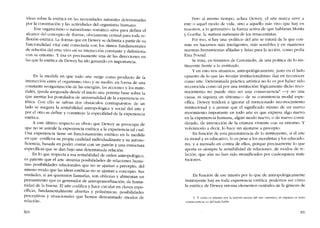 ideas sobre la estética en las necesidades naturales determinadas
por la constitución y las actividades dei organismo humano.
Este organícismo o naturalismo somático sirve para definir el
alcance de! concepto de "forma", obviamente central para toda re-
flexión estética. La "forma" que en Dewey se delimita a partir de su
funcionalidad vital está conectada con los ritmos fundamentales
de relación del ente vivo en su intcracción constante y definitoria
con 5U entorno. Y ésa es precisamente una de las direcciones co
las que la estética de Dewey ha ido ganando en importancia.
En la medida en que todo arte surge como producto de la
interaccíón entre el organismo vivo y su media, en forma de una
c.anstante reorganización de las energias, las accíones y los mate-
nales, queda asegurada desde e! inicio una potente base sobre la
~ue asentar los postulados de universalidad de la experiencia es-
tctíca. Con ello se salvan dos obstáculos contrapuestos: de un
lado se asegura la rentabilidad antropológica y social dei arte y
por e! otro se define y constituye la espccifidad de la experiencia
estética.
A este último respecto es obvio que Dewey se preocupa de
que no se asimile la experiencia estética a la experiencia tal cua!.
Una experiencía tiene un funcionamiento estético en la medida
en que conlleva su propia cualidad individualizante y su autosu-
ficiencia, basada en poder contar con un patrón y una estructura
específicas que se dan bajo una determinada relación.
En lo que respecta a esa rentabilidad de orden antropológico,
es patente que e! arte -insinúa posibilidades de relaciones huma-
nas" posibilidades relacionales que no se ajustan a precepto, de!
mismo modo que las ideas estéticas no se ajustan a concepto. Sus
verdades, si así queremos liamarias, son oblicuas y alimentan un
pensamiento que es generador de antropomorfización de huma-
n"idad de la buena. EI arte codifica y hace circular en claves espe-
ciftcas, fundamentalmente abiertas y polisérnicas, posibilidades
perceptivas y situacionales que hemos denominado "modos de
relación-,
XIV
Pero ai mísmo tiempo, aclara Dewey, el arte nunca sirve a
este o aquel modo de vida, sino a aquello más vivo que hay en
nosotros, a lo generativo: la fuerza activa de que hablaran Moritz
y Goethe, la natura naturans de los renacentistas.
Por eso, si hay una -politica- dei arte se tratará de la que con-
siste co hacernos más inteligentes, más sensibles y co mantencr
nuestras herramientas afiladas y listas para la accíón, como pedia
Ezra Pound.
Se trata, en términos de Castoriadis, de una politica de lo ins-
tituyente frente a lo instituido.
Y en esto nos situamos, antropológicamente, justo en ellado
opuesto de lo que las "teorias instítucionalistas- dan en reconocer
como arte. Determinada práctica artística no lo es por haber sido
reconocida como tal por una institución: logicamente dicho reco-
nocimiento no puede sino ser una consecucncia> -y no una
causa, oi siquiera un síntoma- de 5U consistencia modal espe-
cífica. Dewey tenderá a ignorar el mencionado reconocimiento
institucional y a pensar que e! significado mismo de un nuevo
movimiento importante en todo arte es que expresa algo nuevo
co la experiencia humana, algún modo nuevo, o de nuevo consi-
derado, de interacción de la criatura viviente con su entorno. Y
volvámoslo a decir, lo hace sin ajustarse a precepto.
En función de esta preeminencia de lo instítuyentc, si e! arte
es moral y es educativo, lo es pese a los moralistas y los educado-
res, y a menudo en contra de ellos, porque precisamente lo que
aporta es síempre la sensíbilidad de relaciones, de modos de re-
lacíón, que aún no han sido momíficados por cualesquiera instí-
tuciones.
En función de esc ínterés por lo que de antropológicamente
instituyente hay en toda experiencia estética, podemos ver cómo
la estética de Dewey retoma elementos centrales de la génesis de
'5. Y como es patente por la Iusrorta mtsma dei arte canônico, nt síquíera en tanto
-consecuencta- es dei todo ftable.
xv
 