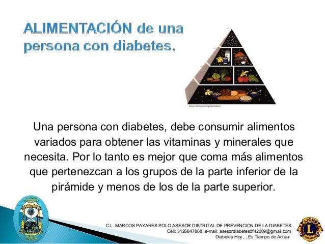 La máscara para la persona el caolín que limpia