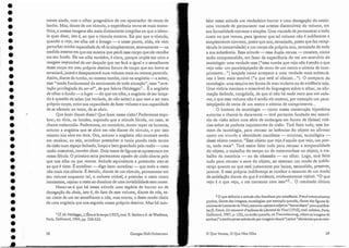 39
o Que Vemos, O Que Nos Olha
2 O que definiria a atitude não-freudiana por excelência. Freud eventualmente
produz, diante elas imagens, tautologias: por exemplo quando) diante elas figurasfe-
mininasdeLeonardodaVinci, encontraapenasoadjetivo"leonardesco"paraqualificá-
las(5.Freud, UI1 souuenir d'enfance de Léonard de Villci [1910], trad. coletiva,Paris,
Callimard, 1987) p. 132), ou então quando, na Traumdeutung, rebate as imagensde
sonhos (CC osonho pensasobretudo por imagensvisuais")sobre "elementosquesecom-
bérn nessa atitude um verdadeiro horror e uma denegação do vazio:
uma vontade de permanecer nas arestas discerníveis do volume, em
sua formalidade convexa e simples. Uma vontade de permanecer a todo
custo no que vemos, para ignorar que tal. volume não é indiferente e
simplesmente convexo, posto que oco, esvaziado, posto que faz recep-
táculo (e concavidade) a um corpo ele próprio oco, esvaziado de toda
a sua substância. Essa atitude - essa dupla recusa - consiste, como
terão compreendido, em fazer da experiência do ver um exercício da
tautologia: uma verdade rasa ("essa tumba que vejo não é senão o que
vejo nela: um paralelepípedo ele cerca de um metro e oitenta de Com-
primento...") lançada como anteparo a uma verdade mais subterrâ-
nea e bem mais remível ((a que está aí abaixo... "). O anteparo da
tautologia: U111a esquiva em forma de mautruísmo ou de evidência tola.
Uma vitória maníaca e miserável da linguagem sobre o olhar, na afir-
mação fechada, congelada, de que aí não há nada mais que um uolu-
me, e que esse volume não é senão ele mesmo, por exemplo um para-
lelepípedo de cerca de um metro e oitenta de comprimento...
O homem da tautologia - como nossa construção hipotética
autoriza a chamá-lo dora vante - terá portanto fundado seu exercí-
cio da visão sobre urna série de embargos em forma de (falsas) vitó-
rias sobre os poderes inquietantes ela cisão. Terá feito tudo, esse ho-
mem da tautologia, para recusar as latências do objeto ao afirmar
como um triunfo a identidade manifesta - minimal, tautológica-
desse objeto mesmo: «Esse objeto que vejo é aquilo que vejo, um pon-
to, nada mais" . Terá assim feito tudo para recusar a temporalidade
do objeto, o trabalho do tempo ou da metamorfose no objeto, o tra-
balho da memória - ou da obsessão - no olhar. Logo, terá feito
tudo para recusar a aura. elo objeto, ao ostentar U111 modo de indife-
rença quanto ao que está justamente por baixo, escondido, presente,
jacente. E essa própria indiferença se confere o estatuto de um modo
ele satisfação diante do que é evidente, evidentemente visível: «O que
vejo é o que vejo, e me contento com isso,,2... O resultado último
Georges Didi-Huberman
1 Cf.MvHeidegger, L'Être etletemps(1927), trad. R. BochmeA. ele X/aeLhens,
Paris, Gallimard, 1964, pp. 226-233.
38
mente ainda, com o olhar pragmático deum apreciador de cenas de
banho, Mas, diante de um túmulo, a experiência torna-se mais mono-
lírica, e nossas imagens são mais diretamente coagidas ao que o túmu-
lo quer dizer, isto é, ao que o túmulo encerra. Eis por que o túmulo,
quando o vejo, me olha até o âmago - e nesse ponto, aliás, ele vem
perturbar minha capacidade de vê-lo simplesmente, serenamente - na
medida mesmo em que me mostra que perdi esse corpo que ele recolhe
. em seu fundo. Ele me olha também, é claro, porque impõe em mim a
imagem impossiuel de ver daquilo que me fará o igual e o semelhante
desse co.rpo em meu próprio dest.ino futuro ele corpo que em. breve se
esvaziará, jazerá e desaparecerá num volume mais ou menos parecido.
Assim, diante da tumba, eu mesmo tombo, caiona angústia - a saber,
esse "modo fundamental do sentimento de toda situação", essa «reve-
lação privilegiada do ser-ar", de que falava Heidegger' ... É a angústia
eleolhar o fundo - o lugaT- do que me olha, a angústia de ser lança-
do à questão de saber (na verdade, de não saber) o que vem a ser meu
próprio corpo, entre sua capacidade de fazer volume e sua capacidade
de se oferecer ao vazio, de se abrir.
Que fazer diante disso? Que fazer nessa cisão? Poderemos soço-
brar, eu diria, na lucidez, supondo que a atitude lúcida, no caso, se
chame melancolia. Poderemos, ao contrário, tentar tapar os buracos,
suturar a angústia que se abre em nós diante do túrnuloje por isso
mesmo nos abre em dois. Ora, suturar a angústia não consiste senão
em recalcar, ou seja, acreditar preencher o vazio pondo cada termo
elacisão num espaço fechado, limpo e bem guardado pela razão - uma
razão miserável, convém dizer. Dois casos de figuras se apresentam em
nossa fábula. O primeiro seria permanecer aquém da cisão aberta pelo
que nos olha no que vemos. Atitude equivalente a pretender ater-se
ao que é visto. É acreditar - digo bem: acreditar - que.toclo o resto
não mais nos olharia. É decidir, diante de um túmulo, permanecer em
seu. volume enquanto tal, o volume visível, e postular o resto como
inexistente, rejeitar o resto ao domínio de uma invisibilidade sem nome.
Notar-se-á que há nessa atitude uma espécie de horror ou de
denegação cio cheio, isto é, do fato de este volume, diante ele nós, es-
tar cheio de um ser semelhante a nós, mas morto, e deste moelo cheio
de uma angústia que nos segreda nosso próprio c1estino.1vf.as há tarn-
•
•
•
•
•
.'
•
•
•
•
.'
•
•
•
•
•
•
•
•
•
•
•
•
•
•
•
•
•
•
•
•
•
•
•
-.A__....:::========================!!!.'!!!!==!!!.'!!!!!!!.'!!!!!!!!!!!!!!!!!!!!!!I!!!!!!'!!'!5!~~~~!!!!!!!!!~
.·. S
:.~
...
G
·'"'~
·:'=
~
---~
·~
~~__... ~ - ,."...,.".,..~."....,.,.~_""""-"_~........-__w~_ _~ _
 