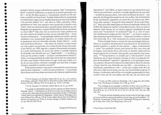 14 Cf. M. Cornpton e D. Sylvester, Robert Morris, op, cit., p. 54, e sobretu-
do .M.. Berger,Labyrintbs. Robert Niorris, il.finimalisl1l and tbe .1960s, Nova York,
Harper and Row, 1989, pp. 36-37 (e, em geral, pp. 19-46 e 129-166).
lS Cf. M. Compton e D. Sylvesrer, Robert bâorris, op, cit., pp. 62-64.
16 Aquestão da Indicialidade deveria permitir repensar em Robert Mortis a
dimensão "teatral" -enfatizada por M.Fried,de um lado, epor M. Berger, de outro
- de sua obra . Sobre esse artista, poderão ser consultados também A. Michelson,
"RobertMorris: AnAesthetics ofTrangression", RobertIáorris, Washington, Cor-
corem GalleryofArr, 1969, pp. 7-79; M.Tucker, RobertMorris, Nova York, Whitney
Museum of American Art, 1970; c R. Krauss, Passages in ]VIodem Sculpture, op,
cit., pp. 236-239, 264-270 etc.
sentado e latente, porque indicialmente presente. Esse "antropomor-
fismo" é portanto subliminar, ou quase, ele se prende apenas por um
fio - um fio tão tênue quanto o I virtualmente contido no Dle abs-
trato e mortífero de Tony Smith. Também Robert Mortis, exatamente
na mesma época, jogou com as relações equívocas de urna caixa fechada
e elo pronome pessoal "eu": uma obra de 1962, intitulada, I-Box,
apresentava-se C01110 uma pequena caixa pendurada à parede e cuja
"porta" tinha os contornos da letra I;quando aberta, descobria-se uma
fotografia que represen tava o próprio Robert Mortis, de pé, sorridente,
nu como Adão14. Essa ob ra vem ao encontro de nosso problema em
seu valor mesmo de exceção (ou seja, em sua concessão feita - mas à
maneira duchampiana-à representação explícita do sujeito): pois ela
necessitava uma representação figurativa na medida mesmo em que
se apresentava sob uma dimensão reduzida. Robert Morris - como
mais tarde Bruce Naurnan - não cessou de implicar o corpo huma-
no, o seu próprio em particular, em mu itas de suas obras; mas acaba-
rá por fazê-lo, em 1964, segundo o aspecto diversamente interessan-
te, e ainda ducharnpiano, ela marca que restitui a exatidão absoluta
da dimensão mas obnubila por sua "negatividade" - a cavidade, o
vazio que ela produz e expõe - qualquer reconhecimento icõnicol-'.
Assim, o antropomorfismo de todas essas obras deve ser compreendi-
do como uma relação indicial posta em jogo: ainda que tivesse o va-
lor de um auto-retrato, nenhuma concessão terá sido feita à imagem
imitativa entendida no sentido corrente16.
É fascinante constatar a que ponto a dimensão do corpo humano
pôde se achar implicada - e cada vez mais sutilmente - na produção
dos artistas americanos desse movimento não obstante explicitamente
19 "Asquare (neutra], shapeless)canvas, fivefeet wide, fivefeet high, as high
as a num, as wide as a man's outstretched arms (nor large, not small, sizeless)..." A.
Reinhardr, "Autocririque" (1955), Ar!asArt'. Tbe SelectedV(lritillgs o]A. Reinbardt,
ed. B.Rose, Nova York, The Viking Press, 1975, p. 82.
j
....
125
o Que Vemos, O Que Nos Olha
17 A obra, de 19641 íntitula -se Muybridge J. Cf. A Legg (ed.), Sol LeV?itt,
Nova York, The Museum of Modem Art, 1978, pp . 76-77.
18 No catálogo de sua exposição no :
MOlvfA de Nova York, em 1978, po-
dem-se contar umas vinte obras que correspondem a essas dimensões. Cf. A. Legg,
Sol LeWilt~ op. cit., n" 19, 25, 44, 45, 47, 50, 55 a 59, 69, 119 a 122, 124, 136,
139,156...
'(geométrico". Sol LeWitt, na época mesmo em que desenvolvia suas
"estruturas modulares", produziu a exceção significativa de uma obra
- também de pequeno porte, vinte e sete centímetros de altura - que
expunha dez fotografias sucessivas de urna mu lher vista frontalmente
de pé, caminhando, impassível, nua como Eva: ela acabava por ofere-
cer ao olhar apenas o "broquei de velino esticado" eleseu ventre bran-
17 M lé I I ' f d li _ .".. . S 1
co . as, para a em c esse napax em .orma e exp icaçao icoruca, o
LeXlitt não cessará de implicar a dimensão humana, entre um metro e
sessenta e dois metros, em lU11 número bastante considerável. elesuas
obras mais "matemáticas" ou modulares18 (figo17) p. 126). O tama-
nho decididamente pregnante dos "seis pés" - um metro e oitenta e
três centímetros aproximadamente - reaparecerá também na obra de
Carl Andre (fig. ~1 8J /J. 126), certamente em muitos outros exemplos.
Talvez coubesse buscar o começo de urna arqueologia desse pro-
blema no propósito estranhamente neutralizante ele AeI Reinhardt,
quando projetava o quadro de seus sonhos - negro, evidentem.ente
- como "um quadrado (neutro, sem forma) ele tela, com cinco pés
delargura, cinco pés de altura, alto como um homem, largo como os
braços abertos de um homem (nem grande, nem pequeno, sem tama-
nho)... ,,19 Compreende-se na verdade que o "sem-tamanho" de Ad
Reinhardt, que é nosso tamanho, funciona ar como um operador dú-
plice de formalidade "específica", geométrica, e de implicação corpo-
ral, subjetiva. Ele permite à estatura do objeto pôr-se diante elenós C0111
a força visual de uma dimensão que nos olha - nos concerne e, in-
dicialmente, assemelha-se a nós -, ainda que o objeto nada dê a ver
além de si, além de sua forma, sua cor, sua materialidade próprias. O
homem, o anibropos, está de fato aí na simples apresentação da obra,
no face a face que da nos impõe; mas não tem, ele, sua forma pró-
Georges Didi-Huberrnan
124
•
•
•
•
•
•
•
•
•
•
•
•
•
•
•
•
•
•
•
•
•
•
•
•
•
•
•
•
•
•
•
•
•
•
 