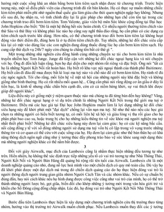 hưởng một cuộc sống khá an nhàn bằng bơm kim tiêm sạch nhận được từ chương trình. Trước hiện
tượng này, một số điều phối viên của chương trình đã rất băn khoăn. Họ có thực sự muốn những chiếc
kim tiêm phát miễn phí nhờ nguồn thuế quốc gia làm giàu cho thói quen nghiện ngập hay không. Nhưng
rồi sau đó, họ nhận ra, vô tình chính đây lại là giải pháp cho những hạn chế còn tồn tại trong các
chương trình trao đổi bơm kim tiêm. Tom Valente, giáo viên bộ môn Sức khỏe cộng đồng tại Đại học
John Hopkins cho biết: "Đó là một hệ thống hết sức hoàn chỉnh. Có nhiều người thường tiêm chích vào
thứ Sáu và thứ Bảy và không phải lúc nào họ cũng suy nghĩ thấu đáo rằng, họ cần phải có các dụng cụ
tiêm chích sạch trước khi dùng. Hơn nữa, có thể chương trình trao đổi bơm kim tiêm lại không hoạt
động vào thời điểm đó, đúng hơn là ở tụ điểm tiêm chích đó. Tuy nhiên, những kẻ đổi chác siêu cấp
kia lại có mặt vào đúng lúc các con nghiện đang dùng thuốc đúng lúc họ cần bơm kim tiêm sạch. Họ
cung cấp thứ dịch vụ 24h/7 ngày còn chúng ta chằng tốn bất cứ thứ gì ".
Một trong những nhà nghiên cứu đồng hành cùng những chuyến xe tải cho bơm kim tiêm là nhà
truyền nhiễm học Tom Junge. Junge đã tiếp cận với những kẻ đổi chác ngoại hạng kia và nói chuyện
với họ. Ông đi đến kết luận rằng, bọn họ đại diện cho một nhóm rất riêng và đặc biệt. Ông nói "tất cả
họ là những Người Kết Nối rất hoàn hảo. Họ biết rõ khu vực nội ngoại thành của thành phố Baitimore.
Họ biết cần đi đâu để mua được bất kì loại ma tuý nào và chỗ nào để có bơm kim tiêm. Họ rành rẽ đủ
các ngóc ngách. Tôi cho rằng, mối liên hệ về mặt xã hội của những người này khá đặc biệt và không
giống như bình thường. Họ có rất nhiều mối quan hệ... Cũng cần phải nói rằng động cơ ẩn giấu ở đây là
tiền bạc, là kinh tế nhưng chắc chắn bên cạnh đó, còn có cả niềm hứng khởi, sự vui thích khi được
giúp đỡ người khác".
Liệu điều này có giống một ý niệm quen thuộc nào mà chúng ta đã từng bàn đến hay không? Vâng,
những kẻ đổi chác ngoại hạng ở ví dụ trên chính là những Người Kết Nối trong thế giới ma tuý ở
Baitimore. Điều mà các học giả tại Đại học John Hopkins muốn làm là lợi dụng những kẻ đổi chác
siêu hạng này để khởi phát một "đại dịch" chống lại vấn nạn ma tuý. Sẽ như thế nào nếu các học giả
chọn ra những người có hiểu biết tương tự, có mối liên hệ xã hội và giàu lòng vị tha rồi giao cho họ
phân phát bao cao su, hoặc trang bị cho họ những kiểu thông tin về sức khỏe mà người nghiện ma tuý
nhất thiết phải biết? Những kẻ đổi chác siêu hạng này đem lại cảm giác: họ có các kỹ năng bắc cầu.
nối cộng đồng y tế với số đông những người sử dụng ma tuý vốn bị cô lập trong vô vọng trước những
thông tin và cơ quan có thể cứu vớt cuộc sống của họ. Họ đem lại cảm giác như thể bản thân họ có khả
năng thông dịch ngôn ngữ cũng như ý tưởng thúc đẩy phong trào bảo vệ sức khỏe sang một dạng thức
mà những người nghiện khác có thể nắm bắt được.
3
Đối với giày Airwalk, mục đích của Lambesis cũng là nhằm thực hiện nhũng đều tương tự như
trên. Hiển nhiên, họ không thể xác định trực tiếp những yếu tố có vai trò tương tự như Nhà Thông Thái,
Người Kết Nối và Người Bán Hàng đã quảng bá rộng rãi tên tuổi của Airwalk. Lambesis chỉ là một
doanh nghiệp quảng cáo nhỏ, đang nỗ lực hoà mình vào một chiến dịch có quy mô toàn cầu. Dù vậy họ
đã khởi phát được một đại dịch mà trong đó chiến dịch quảng cáo do họ thực hiện đóng vai trò là
người thông dịch người trung gian giữa nhóm Người Cách Tân và các nhóm khác. Nếu có sự chuẩn bị
đúng đắn, hay nói cách khác nếu họ hình dung được công việc cũng như vai trò của mình, họ có thể trở
thành những người lược bỏ, gọt giũa, biến đổi cho khớp những ý tưởng mới trong văn hóa giới trẻ và
khiến cho Số Đông cộng đồng chấp nhận. Lúc đó, họ đóng vai trò như Người Kết Nối Nhà Thông Thái
và Người Bán Hàng.
Bước đầu tiên Lambesis thực hiện là xây dựng một chương trình nghiên cứu thị trường theo từng
nhóm, hướng vào thị trường trẻ Airwalk muốn chinh phục. Nếu Lambesis muốn thay đổi các ý tưởng
 