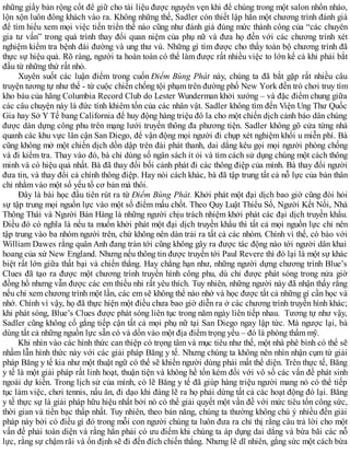 những giấy bản rộng cốt để giữ cho tài liệu được nguyên vẹn khi để chúng trong một salon nhốn nháo,
lộn xộn luôn đông khách vào ra. Không những thế, Sadler còn thiết lập hẳn một chương trình đánh giá
để tìm hiểu xem mọi việc tiến triển thế nào cũng như đánh giá đúng mức thành công của “các chuyên
gia tư vấn” trong quá trình thay đổi quan niệm của phụ nữ và đưa họ đến với các chương trình xét
nghiệm kiểm tra bệnh đái đường và ung thư vú. Những gì tìm được cho thấy toàn bộ chương trình đã
thực sự hiệu quả. Rõ ràng, người ta hoàn toàn có thể làm được rất nhiều việc to lớn kể cả khi phải bắt
đầu từ những thứ rất nhỏ.
Xuyên suốt các luận điểm trong cuốn Điểm Bùng Phát này, chúng ta đã bắt gặp rất nhiều câu
truyện tương tự như thế - từ cuộc chiến chống tội phạm trên đường phố New York đến trò chơi truy tìm
kho báu của hãng Columbia Record Club do Lester Wunderman khởi xướng – và đặc điểm chung giữa
các câu chuyện này là đức tính khiêm tốn của các nhân vật. Sadler không tìm đến Viện Ung Thư Quốc
Gia hay Sở Y Tế bang California để huy động hàng triệu đô la cho một chiến dịch cảnh báo dân chúng
được dàn dựng công phu trên mạng lưới truyền thông đa phương tiện. Sadler không gõ cửa từng nhà
quanh các khu vực lân cận San Diego, để vận động mọi người đi chụp xét nghiệm khối u miễn phí. Bà
cũng không mở một chiến dịch dồn dập trên đài phát thanh, dai dẳng kêu gọi mọi người phòng chống
và đi kiểm tra. Thay vào đó, bà chỉ dùng số ngân sách ít ỏi và tìm cách sử dụng chúng một cách thông
minh và có hiệu quả nhất. Bà đã thay đổi bối cảnh phát đi các thông điệp của mình. Bà thay đổi người
đưa tin, và thay đổi cả chính thông điệp. Hay nói cách khác, bà đã tập trung tất cả nỗ lực của bản thân
chỉ nhằm vào một số yếu tố cơ bản mà thôi.
Đây là bài học đầu tiên rút ra từ Điểm Bùng Phát. Khởi phát một đại dịch bao giờ cũng đòi hỏi
sự tập trung mọi nguồn lực vào một số điểm mấu chốt. Theo Quy Luật Thiểu Số, Người Kết Nối, Nhà
Thông Thái và Người Bán Hàng là những người chịu trách nhiệm khởi phát các đại dịch truyền khẩu.
Điều đó có nghĩa là nếu ta muốn khởi phát một đại dịch truyền khẩu thì tất cả mọi nguồn lực chỉ nên
tập trung vào ba nhóm người trên, chứ không nên dàn trải ra tất cả các nhóm. Chính vì thế, có báo với
William Dawes rằng quân Anh đang tràn tới cũng không gây ra được tác động nào tới người dân khai
hoang của xứ New England. Nhưng nếu thông tin được truyền tới Paul Revere thì đó lại là một sự khác
biệt rất lớn giữa thất bại và chiến thắng. Hay chẳng hạn như, những người dựng chương trình Blue’s
Clues đã tạo ra được một chương trình truyền hình công phu, dù chỉ được phát sóng trong nửa giờ
đồng hồ nhưng vẫn được các em thiếu nhi rất yêu thích. Tuy nhiên, những người này đã nhận thấy rằng
nếu chỉ xem chương trình một lần, các em sẽ không thể nào nhớ và học được tất cả những gì cần học và
nhớ. Chính vì vậy, họ đã thực hiện một điều chưa bao giờ diễn ra ở các chương trình truyền hình khác;
khi phát sóng, Blue’s Clues được phát sóng liên tục trong năm ngày liên tiếp nhau. Tương tự như vậy,
Sadler cũng không cố gắng tiếp cận tất cả mọi phụ nữ tại San Diego ngay lập tức. Mà ngược lại, bà
dùng tất cả những nguồn lực sẵn có và dồn vào một địa điểm trọng yếu – đó là phòng thẩm mỹ.
Khi nhìn vào các hình thức can thiệp có trọng tâm và mục tiêu như thế, một nhà phê bình có thể sẽ
nhầm lẫn hình thức này với các giải pháp Băng y tế. Nhưng chúng ta không nên nhìn nhận cụm từ giải
pháp Băng y tế kia như một thuật ngữ có thể sẽ khiến người dùng phải mất thể diện. Trên thực tế, Băng
y tế là một giải pháp rất linh hoạt, thuận tiện và không hề tốn kém đối với vô số các vấn đề phát sinh
ngoài dự kiến. Trong lịch sử của mình, có lẽ Băng y tế đã giúp hàng triệu người mang nó có thể tiếp
tục làm việc, chơi tennis, nấu ăn, đi dạo khi đáng lẽ ra họ phải dừng tất cả các hoạt động đó lại. Băng
y tế thực sự là giải pháp hữu hiệu nhất bởi nó có thể giải quyết một vấn đề với mức tiêu tốn công sức,
thời gian và tiền bạc thấp nhất. Tuy nhiên, theo bản năng, chúng ta thường không chú ý nhiều đến giải
pháp này bởi có điều gì đó trong mỗi con người chúng ta luôn đưa ra chỉ thị rằng câu trả lời cho một
vấn đề phải toàn diện và rằng hẳn phải có ưu điểm khi chúng ta áp dụng dai dẳng và bừa bãi các nỗ
lực, rằng sự chậm rãi và ổn định sẽ đi đến đích chiến thắng. Nhưng lẽ dĩ nhiên, gắng sức một cách bừa
 
