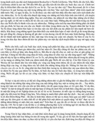 trong danh sách của nhà sách Independent Bookseller ở North California. Như Wells đã cho biết, Bắc
California chính là nơi mà 700 đến 800 độc giả đầu tiên đã tìm đến các buổi đọc của cô. Chính nơi
đây là điểm khởi đầu của đại dịch Chị em Ya-Ya . Tại sao lại như vậy? Theo Reverand, đó là vì San
Francisco là quê hương của một trong những nền văn hóa “đọc sách theo nhóm” phát triển mạnh mẽ
nhất nước Mỹ, và ngay từ đầu, Ya-Ya đã được các nhà xuất bản nhắc đến như một cuốn sách dành cho
các nhóm đọc. Ya-Ya là mẫu tiểu thuyết tập trung vào những nét biểu hiện tình cảm tinh tế, cốt truyện
hướng nhân vật với nhiều tầng nghĩa. Hay nói cách khác, tác phẩm đi vào khai thác những yếu tố khơi
gợi suy nghĩ, có thể mở ra nhiều đề tài cho các cuộc thảo luận. Những phụ nữ xuất hiện trong các buổi
đọc của Wells đều là thành viên của các nhóm đọc. Những cuốn sách họ mua thêm không phải chỉ dành
cho gia đình, bè bạn mà còn cho các thành viên khác trong nhóm của họ. Nguyên nhân thứ hai là do
Ya-Ya được từng nhóm bàn luận và tìm đọc nên sức kết dính của tác phẩm trở nên mạnh mẽ hơn rất
nhiều. Khi được cùng những người bạn thân thiết của mình đàm luận về một vấn đề gì đó trong khoảng
hai giờ đồng hồ, chúng ta thường dễ ghi nhớ và tán dương vấn đề đó hơn mức bình thường. Điều này
đã trở thành một kinh nghiệm xã hội, một mục tiêu trong các cuộc nói chuyện. Sự bám rễ của Ya-Ya
trong văn hóa đọc theo nhóm đã kéo tác phẩm này vào một đại dịch truyền khẩu có quy mô ngày càng
lớn.
Wells cho biết, cuối các buổi đọc sách, trong suốt phần hỏi đáp, các độc giả nữ thường nói với
cô: “Chúng tôi đã tham gia nhóm đọc sách hai năm rồi. Sau đấy chúng tôi đọc tác phẩm của chị, và
cảm thấy có điều gì khác nữa đang diễn ra. Bắt đầu từ cấp độ chia sẻ, một sự chia sẻ gần giống với
tình bạn. Chúng tôi bắt đầu cùng nhau đi biển, cùng nhau tổ chức tiệc tại nhà từng người một”. Những
phụ nữ này tự lập ra những nhóm Chị em Ya-Ya, mô phỏng theo hình thức nhóm phụ nữ trong tác phẩm,
và họ mang cả những bức hình của nhóm mình đến gặp Wells để xin chữ ký. Còn Hội Giám Lý của
Wesley đã lan nhanh như lửa trên khắp các vùng của hàng trăm nhóm, tất cả các nhóm đó tiếp nhận
thông điệp của ông, và tăng thêm sức kết dính cho những thông điệp đó. Những lời bàn tán về Câu
chuyện của chị em Ya-Ya cũng phát tán theo hình thức tương tự, từ nhóm đọc này qua nhóm đọc khác,
từ nhóm Ya-Ya này qua nhóm Ya-Ya khác, từ buổi đọc này tới buổi đọc khác, và trong hơn một năm
ròng, Wells đã gác lại tất cả các công việc khác và thực hiện các chuyến đi liên tục trên khắp đất
nước.
Từ hai ví dụ nói trên ta có thể nói rằng những nhóm nhỏ và gắn bó khắng khít với nhau đều có khả
năng khuếch tán những khả năng tiềm tàng của một thông điệp hay một tư tưởng nào đó… Tuy nhiên,
trong kết luận nói trên vẫn còn tồn tại khá nhiều vấn đề quan trọng chưa có lời giải đáp. Ví dụ như,
“nhóm” là một từ dùng để miêu tả một tập hợp số đông dù dưới bất cứ hình thức cũng như quy mô nào,
từ một đội bóng rổ tới Nghiệp đoàn các tài xế lái xe tải Teamster, từ mỗi cặp vợ chồng đang trong kỳ
nghỉ cho đến toàn bộ Đảng Cộng hòa. Nếu chúng ta muốn khởi phát một đại dịch – hay nói cách khác
là đi đến Điểm Bùng Phát – thì đâu là hình thức nhóm có thể tạo ra được hiệu quả cao nhất? Liệu có
một quy tắc đơn giản và mấu chốt để có thể phân biệt một nhóm có quyền năng “xã hội” thực sự với
những nhóm không có một chút sức mạnh nào? Trên thực tế, quy tắc đó có tồn tại và được đặt tên là
Quy tắc 150. Nó là một ví dụ rất thú vị về những phương thức lạ kì và không ngờ tới mà theo đó, hoàn
cảnh sẽ ảnh hưởng đến quá trình phát triển của những đại dịch xã hội.
2
Trong Tâm lý học nhận thức, có một khái niệm được gọi là dung lượng kênh, chuyên dung để chỉ
dung lượng chứa một loại thông tin nào đó trong não người. Ví dụ: giả sử tôi bật cho bạn nghe một số
âm điệu khác nhau của nhạc cụ theo trật tự bất kỳ và yêu cầu bạn xác định từng âm điệu đó bằng các
 
