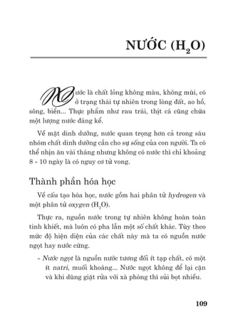 Trư ng ð i h c Nông nghi p 1 - Giáo trình B o qu n nông s n --------------------------------------------- 102
3.2. Yêu c u và ñ c ñi m c a bao bì th c ph m
Bao bì không ñơn gi n ch là v t ch a mà còn b o v th c ph m t nơi s n xu t ñ n tay
ngư i tiêu dùng. Vì v y, bao bì ph i phù h p v i ñ c tính t ng lo i th c ph m trong quá trình
b o qu n và lưu thông. N u ch n v t li u bao bì không phù h p, bao bì s gây tác h i cho th c
ph m và cho c ngư i tiêu dùng th c ph m.
Yêu c u chung ñ i v i bao bì th c ph m ñư c tóm t t như sau:
a) Yêu c u ñ i v i bao bì
- Không ñ c: bao bì không ñư c nh hư ng ñ n ch t lư ng th c ph m, không s n sinh ñ c
t vào th c ph m.
- Ch ng ñư c s xâm nh p c a d ch h i (côn trùng, vi sinh v t,…) t bên ngoài vào.
- Ngăn c n s xâm nh p c a oxy và hơi nư c t không khí
- Ngăn c n s xâm nh p c a các tác nhân gây ñ c t bên ngoài và bên trong th c ph m
- Lo i b ñư c tia c c tím gây h i
- Ch u s va ñ p cơ gi i
- Có th d dàng v n chuy n
- B n v ng
- D m
- D làm kín l i (v i lo i th c ph m s d ng nhi u l n)
- ðư c bán d dàng
- Có kích thư c, hình d ng, kh i lư ng h p lý
- Hình th c ñ p
- Giá thành th p
- Thích h p v i th c ph m
- Có th tái ch và s d ng l i
- Không làm nhi m b n và ô nhi m môi trư ng
b) Phân lo i bao bì
Có th phân lo i bao bì nông s n th c ph m theo nhi u cách khác nhau, tùy thu c vào ñ c
tính c a bao bì hay tác d ng c a chúng.
Theo s ti p xúc c a bao bì ñ i v i th c ph m thì có 3 lo i bao bì. ðó là:
* Bao bì tr c ti p: Là lo i bao bì ti p xúc tr c ti p v i th c ph m. Nó tuy t ñ i không ñư c
gây ñ c cho th c ph m, không gây cho th c ph m nh ng mùi v l , không ñư c có b t kỳ m t
ph n ng nh nào ñ i v i th c ph m.
* Bao bì vòng hai (gián ti p): Lo i bao bì này còn thư ng ñư c g i là Carton. Chúng t o
thành v bao ngoài các bao bì tr c ti p. Thư ng nó ch a ít nh t 2 ñơn v bao bì tr c ti p.
* Bao bì vòng ba: Lo i bao bì này còn ñư c g i là Contenơ. Nó là m t t p h p ít nh t 2
carton. Chúng ñư c s d ng ñ v n chuy n th c ph m ñi xa trên các phương ti n như xe l a,
tàu thu , máy bay,...
Theo ñ c ng c a bao bì thì có:
* Bao bì c ng như thu tinh, g m, kim lo i, g , chai, l , ng, khay, c c ch t d o c ng,....là
lo i bao bì mà khi b bi n d ng b i m t tác ñ ng nào ñó, chúng không có kh năng khôi ph c l i
tr ng thái ban ñ u.
* Bao bì m m d o như gi y, các lo i màng m ng, lá kim lo i, v i và s i th c v t,… là lo i
bao bì mà khi b bi n d ng b i m t tác ñ ng nào ñó, chúng có kh năng khôi ph c l i tr ng thái
ban ñ u.
 