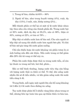 Trư ng ð i h c Nông nghi p 1 - Giáo trình B o qu n nông s n --------------------------------------------- 106
Trư c tiên, ngư i ta t o ra dung d ch chitozan b ng cách hòa tan chitosan nguyên li u trong
môi trư ng axit axetic 2 ÷3%. Có th b sung m t s ph gia ñ tăng tính kháng n m ho c ñ
tăng cư ng tính t o màng c a dung d ch chitozan.
Qu tươi, sau khi thu hái, ñư c phân lo i, làm s ch r i nhúng vào dung d ch chitozan ñã
chu n b s n trong th i gian thích h p sau ñó ñư c v t ra, làm khô ñ t o màng chitozan. Quá
trình làm khô có th áp d ng hong khô t nhiên ho c làm khô cư ng b c tùy theo yêu c u công
ngh và tuỳ theo t ng lo i qu . Sau ñó ñư c bao gói trong túi plastic, ñóng trong thùng carton
theo yêu c u c a công tác b o qu n ho c phân ph i. Màng m ng chitozan ñã t o thành trên b
m t qu có tác d ng c ch hô h p, gi l i khí cacbonic, gi m thi u lư ng etylen s n sinh trong
th t qu . Các nghiên c u cho th y r ng, v i chi u dày t 30÷35µm, màng chitozan ñã có tác
d ng b o qu n khá t t ñ i v i cam sành (Citrus nobilis), cam chanh (Citrus chinensis) nhưng
chưa có tác d ng rõ ràng ñ i v i qu v i.
M t ñi m chú ý quan tr ng khi s d ng chitozan ñ b o qu n qu tươi là c n ñ c bi t lưu ý
t i các ñ c tính sinh h c c a t ng lo i qu cũng như các yêu c u v th i h n b o qu n, m c ñích
b o qu n ñ l a ch n ch ñ x lý ñúng ñ n và kinh t nh t. Không ph i v i b t kỳ lo i qu nào
cũng x lý cùng m t ch ñ như nhau, cũng như m i lo i qu , tùy theo yêu c u b o qu n lâu
hay chóng mà có ch ñ x lý riêng thích h p.
Sau cùng, chitozan không ph i là cây ñũa th n ñ b o qu n rau qu tươi, cho dù có s d ng
chitosan ho c b t c v t li u nào ñi n a, ñ c tính sinh lý, sinh hóa c a t ng lo i qu , các yêu c u
v nhi t ñ , ñ m, v.v. luôn luôn là các y u t quan tr ng hàng ñ u c n ñư c quan tâm ñ y ñ
trong su t quá trình b o qu n rau qu .
g) Ch t d o (Plastics)
Ch t d o là h p ch t h u cơ cao phân t , thu nh n ñư c b ng phương pháp t ng h p hoá
h c t nguyên li u d u m và các nguyên li u hoá th ch khác. Các ch t h u cơ này có ch a
nguyên t các bon (C).
Bao bì ch t d o bao g m polyetylene (PE), polypropylene (PP), polyvinilchloride (PVC),
polystyrol (PS), Polyamide (PA),...
Bao bì ch t d o thư ng d ng m ng, có nhi u ưu ñi m n i b t hơn so v i các lo i bao bì
khác như: ñ b n ch c, ñàn h i, trong su t, kh năng ch ng th m hơi nư c và khí cao, ñ ng th i
có kh năng làm kín (hàn, dán) b ng nhi t.
Ngư i ta thư ng dùng bao bì ch t d o ñ bao gói tr c ti p v i th c ph m. Vì v y, chúng
ph i ñ m b o các yêu c u như: không có ph n ng v i th c ph m, không b hòa tan hay trương
n trong th c ph m, không làm thay ñ i mùi v th c ph m, không có các thành ph n gây ñ c
ñ i v i con ngư i hay gia súc.
Sau ñây là ñ c ñi m c a m t s lo i ch t d o ph bi n:
Polyetylen (PE)
Ch t d o PE có 4 lo i: HDPE, MDPE, LLDPE và LDPE. Bao bì PE ít th m hơi nư c và
ch t khí, nh t là nư c, ch u ñư c băng giá, d n nhi t t t, d dán kín, ch u ñư c nhi t ñ ñ n 70
0
C, nh , s d ng ti n l i. Tuy v y, bao bì PE ít b n ñ i v i ch t béo. Chi u dày c a màng PE
làm bao bì th c ph m thư ng trong kho ng 0,02 ñ n 0,002 mm.
Low density polyethylene (LDPE)
V t li u ch t d o có t tr ng th p (0,92g/cm2
) và mang nhi u ưu ñi m như: có ñ dai, ñ
ch u xé, ch u ñư c tác ñ ng c a môi trư ng, ch u l nh t t, trong su t, ñ bóng trung bình, trơ
ñ i v i hóa ch t, không b nhi m mùi, nhi m ñ c t . Tuy nhiên, nó có như c ñi m là ngăn c n
kém hơi m, không khí và cacbonic.
 