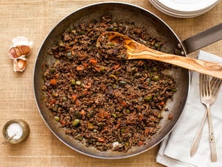 7 DINING WITH DYSPHAGIA: A COOKBOOK
Picadillo Ground Beef with Tomatoes, Olives, and Raisins
 