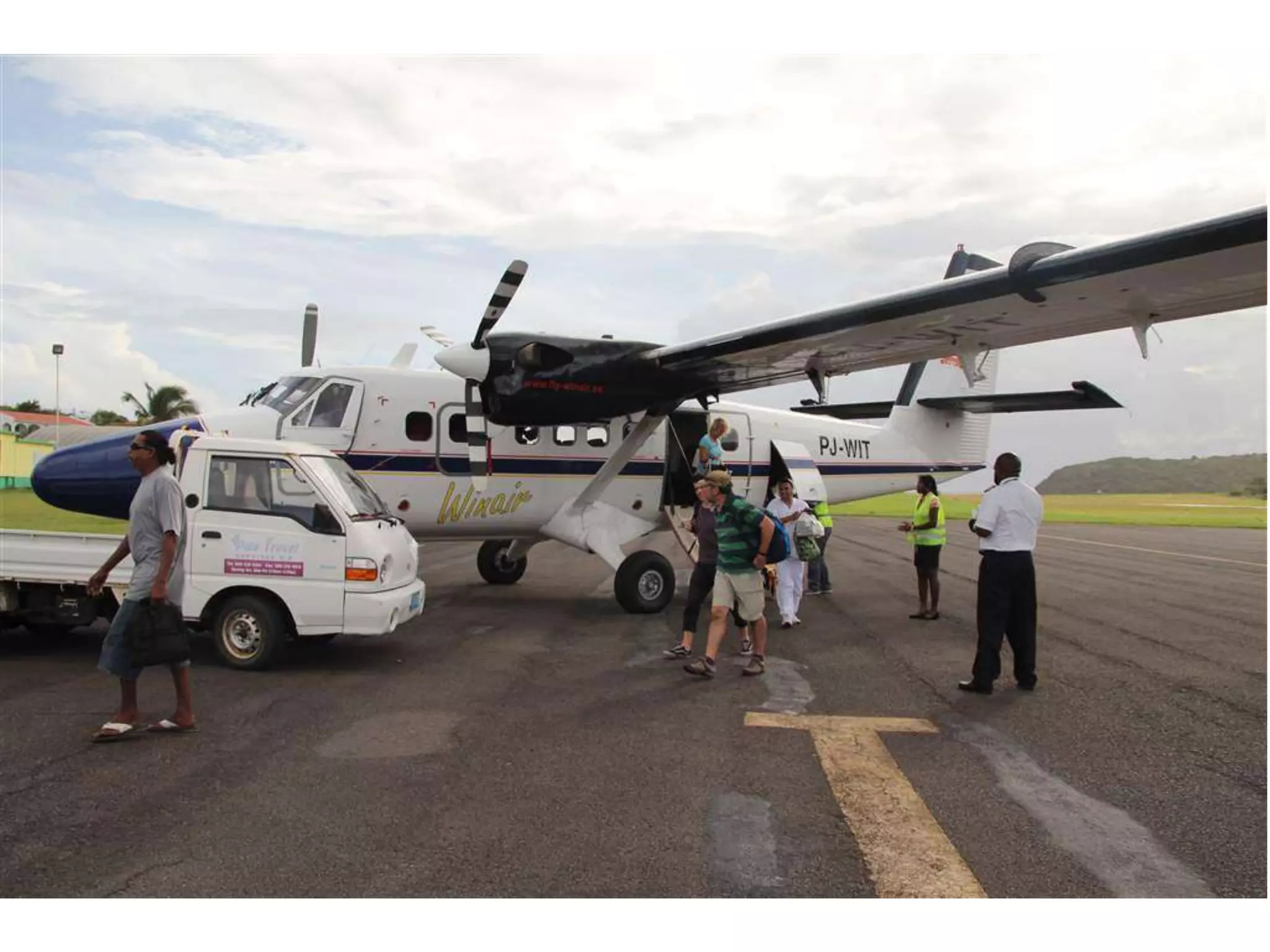 Landing at F.D. Roosevelt Airport in Statia
 