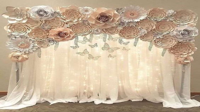 Divagando eu vou,
Os sonhos realizando,
Pelos caminhos da vida,
Eu vou sendo o que sou...
 