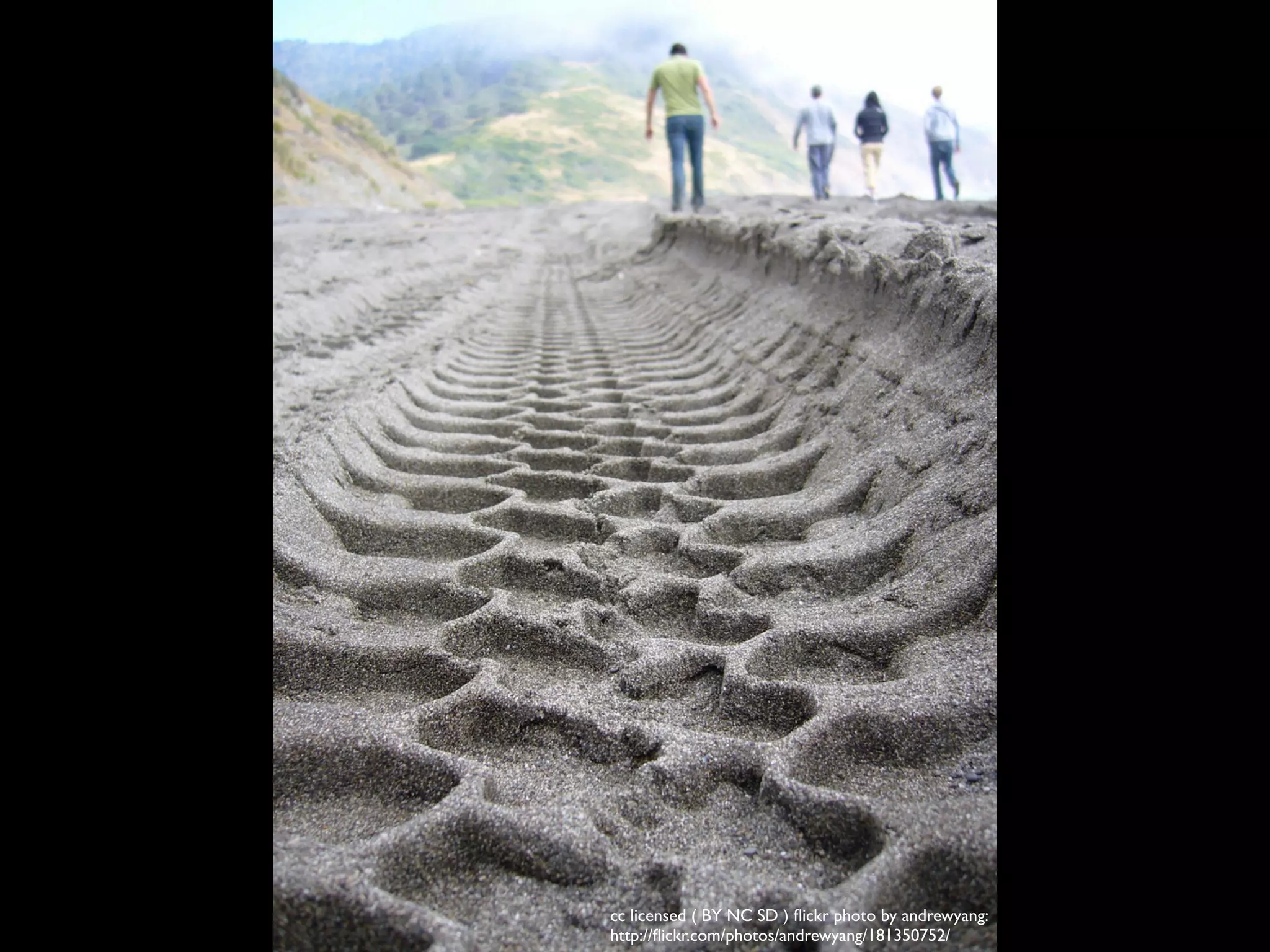 cc licensed ( BY NC SD ) ﬂickr photo by andrewyang:
http://ﬂickr.com/photos/andrewyang/181350752/
 