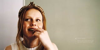 When Dove captures a moment of emotion, it feels
unguarded and very personal. It is never faked.
C A P T U R E S A M O M E N T
 