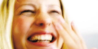 C A P T U R E S A M O M E N T
 