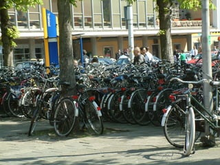 Dutch culture. Students Strabrecht College created a presentation to prepare an exchange