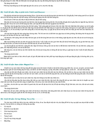 trên giầy đang đi ở chân. Rất cần thiết phải cho bé luyện tập việc này. Bé không thích tập lúc này thìđể lúc khác tập.
Tác dụng của trò chơi:
Phối hợp hoạt động tay và mắt, luyện tập gân cốt, cài áo, tự tin, chịu khó, độc lập.
28) 3 tuổi 42 tuần- Gấp và phát minh- Fold it and Discover
Cắt giấy lấy một hình tròn đường kính khoảng 20cm. Lấy bút nét to kẻ một đường kính của hình tròn đó. Cắt giấy lấy 2 hình vuông cạnh 20 cm, lấy bút
nét to kẻ một đường chéo lên một hình vuông, một đường kẻ ngang chia đôi một hình vuông kia.
Cho bé xem 3 hình vừa cắt, hiểu rõ đâu là hình tròn, đâu là hình vuông.
Đầu tiên chỉ cho bé xem đường kính của hình tròn, bảo bé gập theo đường kính đó. Cho bé thấy vết gấp trên tờ giấy. Bảo bé “gấp thế này, hình tròn
đã bị gập đôi” rồi lại mở ra trở về hình dạng ban đầu. Làm vậy để bé hiểu hình bán nguyệt là nửa hình tròn.
Tiếp theo, bảo bé gập theo đường chia đôi hình vuông. “Hình vuông gấp lại thì được hình chữ nhật. Hình chữ nhật khác hình vuông” Lại mở tờ giấy
ra, và gập lại lần nữa để bé nhìn lại hình chữ nhật. Dạy cho bé biết hình chữ nhật cũng có 4 cạnh như hình vuông, nhưng lại có 2 cạnh ngắn và 2 cạnh dài.
Lại mở giấy ra, chỉ cho bé thấy 4 cạnh hình vuông đều có độ dài bằng nhau. Lại gập đôi lại để bé nhìn lại hình chữ nhật, ghi nhớ hình chữ nhật khác với
hình vuông.
Lần này bảo bé gập đôi hình vuông theo đường chéo. Thử hỏi xem bé có biết hình vừa gập được là hình gì không. Bé không nhớ thì dạy lại hình
tam giác cho bé theo trò chơi lúc 3 tuổi 30 tuần.
Vẽ hình tròn, hình vuông, hình chữ nhật, hình tam giác và hỏi tên từng hình xem bé có nhớ không, luyện tập tên các hình, nếu bé nói sai thì dừng lại,
dạy lại cho nhớ.
Mãi mà bé không nhớ tên các hình, thì quay lại chơi trò lúc 1 tuổi 3 tuần, trò chơi gom hình. Mẹ cắt một số hình bằng giấy, mẹ gọi tên hình nào, bảo
bé nhặt hình đó lên. Lúc khác thìcho bé xem một hình nào đó, hỏi xem đó là hình gì.
Lại cho bé gấp lại các hình tròn, vuông làm đôi. Gập rồi thì được hình gì, làm cho bé nhớ rõ. Mỗi lần làm một hình thôi. Vẽ các hình tròn, vuông, tam
giác, chữ nhật bằng nét đứt, cho bé bút để tô lại.
Mở rộng hơn, cho bé nhìn lại các hình một lần nữa, hỏi bé xem trong nhà có những đồ vật nào hình gì. Luyện tập trò chơi 3 tuổi 25 tuần đồng thời
cũng rất thú vị.
Tác dụng của trò chơi:
Nhận biết rõ các hình cơ bản, nhìn số cạnh, số góc để phân biệt các hình, phối hợp hoạt động tay và mắt qua động tác gấp, tô đường viền, tự tin,
khả năng ngôn ngữ.
29) 3 tuổi 43 tuần- Nam châm- Magnet Fun-
Chuẩn bị 2 cục nam châm nhỏ hay dùng để dán giấy memo lên tủ lạnh. Chuẩn bị một số thứ không nguy hiểm như: cái cúc, cái ghim, cái bút chìgắn
tẩy (tẩy được gắn với bút chìbằng dây kim loại), cái đột lỗ, cái bấm móng tay, cục tẩy, viên phấn, cái kẹp quần áo, cái lõi chỉ… cho vào một cái hộp.
Lấy một cái đinh sắt, để gần nam châm, cho bé xem nam châm hút cái đinh dính vào như thế nào. Gỡ cái đinh ra, đưa cục nam châm cho bé. Bảo
bé lấy một đồ vật nào đó trong hộp ra, thử làm với nam châm, cái nào bị hút thì để sang bên trái, cái nào không bị hút thì để sang bên phải. Cho bé làm
hết số đồ trong hộp.
Bảo bé đếm xem có mấy món bị nam châm hút, mấy món không bị hút. Bên nào nhiều hơn.
Lấy một cái đĩa giấy, hay đĩa nhựa mỏng, đặt một cục nam châm lên trên, bên dưới đĩa cũng để một cục nam châm, bảo bé di chuyển cục nam
châm bên dưới đĩa, thìcục bên trên cũng di chuyển theo. Cho bé tự chơi một mình đến lúc nào chán thìthôi.
Lúc khác, cho bé cầm cục nam châm đi quanh nhà, thử xem đồ vật nào thì bị hút, đồ vật nào không. Đồ gỗ, đèn bàn, núm cửa, cần xả nước toilet,
cửa tủ lạnh…
Tác dụng của trò chơi:
Nhận thức về nam châm, biết rằng nam châm chỉ hút được một số thứ, khả năng phân biêt, cảm nhận được lực hút của nam châm khi tay kéo đồ
vật bị hút ra, khả năng giải quyết vấn đề, khả năng tự tìm tòi, tự tin, có tính độc lập.
30) 3 tuổi 44 tuần- Có hay Không- Yes or No-
Trò chơi này có thể chơi bất cứ lúc nào, nhất là lúc đi tàu, đi xe. Sau đây là một vài ví dụ, tác động để trẻ tư duy, suy nghĩ, sau này sẽ đặt ra nhiều
câu hỏi. Cho bé trả lời có, không với những câu sau đây.
+ Cỏ màu đỏ
+ Buổi tối có sao lấp lánh
+ Chim bay trong nước
+ Sỏi ăn được
+ Trang ở sách
+ Cây cối mọc trong máy giặt
+ Mây trắng
 