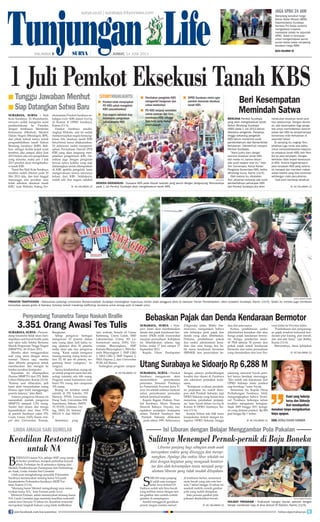 surya.co.id | surabaya.tribunnews.com
Penyandang Tunanetra Tanpa Naskah Braille
S
ebuah meja panjang
di salah satu ruangan
kelas Arva School Of
Fashion sudah ada lima bocah
yang terlihat serius dengan ker-
tas gambar dan contoh-contoh
gambar di sampingnya.
Sambil menggerak-gerakkan
pensil, tangan mereka menari
di lembaran kertas, sementara
mata bocah yang rata-rata ber-
usia 7 tahun hingga 12 tahun ini
sesekali melirik contoh gambar
pola yang sudah disiapkan.
Satu persatu gambar pola
pakaian diselesaikan bocah-
Kami yang bekerja
keras dan Sidoarjo
ikut mendapatkan
masukan tanpa mengeluarkan
biaya apapun.
eddi, kepala dishub surabaya
1 Juli Pemkot Eksekusi Tanah KBSTunggu Jawaban Menhut■
surabaya, surya - Wali
Kota Surabaya, Tri Rismaharini,
ternyata sudah mengirim surat
pemberitahuan ke Presiden
dengan tembusan Menterian
Kehutanan (Menhut), Menteri
Dalam Negeri (Mendagri), BPK,
dan pihak terkait lainya untuk
pengambilalihan tanah Kebun
Binatang Surabaya (KBS). Bah-
kan, sebagai tindak lanjut surat
tersebut, jika sampai akhir Juni
2013 belum ada izin pengelolaan
yang diminta, maka per 1 Juli
2013 pemkot akan mengekseku-
si tanah KBS.
Surat Ibu Wali Kota Surabaya
tersebut sudah dikirim pada 29
Mei 2013 lalu, dan kini tinggal
menunggu ada jawaban atau
tidak sebelum eksekusi tanah
KBS, kata Widodo, Kabag Per-
ekonomian Pemkot Surabaya se-
kaligus leader KBS dalam hearing
di Komisi B DPRD Surabaya,
Kamis (13/6).
Pemkot Surabaya sendiri,
ungkap Widodo, saat ini sudah
mempersiapkan segala kemung-
kinan bila eksekusi tanah KBS
betul-betul harus dilaksanakan.
Di antaranya sudah mempersi-
apkan Perusahaan Daerah (PD)
KBS yang akan langsung men-
jalankan pengelolaan KBS. De-
mikian juga dengan pengisian
hewan satwa koleksi yang siap
didatangkan untuk ditempatkan
di KBS apabila pengelola lama
mengevakuasi semua satwanya
keluar dari KBS. Setidaknya,
sudah ada dua negara sahabat
KE HALAMAN 15■
SURYA/HABIBUR ROHMAN
HOLIDAY PROGRAM - Anak-anak mengisi liburan sekolah dengan
belajar mendesain baju di Arva School Of Fashion, Kamis (13/6).
Liburan panjang bagi sebagian anak-anak
merupakan waktu yang ditunggu dan menye-
nangkan. Apalagi jika waktu libur sekolah ini
diisi dengan kegiatan yang mengasah kreativi-
tas dan olah ketrampilan tentu menjadi peng-
alaman liburan yang tidak mudah dilupakan.
Isi Liburan dengan Belajar Menggambar Pola Pakaian
Sulitnya Menempel Pernak-pernik di Baju Boneka
SURYA/HABIBUR ROHMAN
PRIHATIN TRAFFICKING - Mahasiswa psikologi Universitas Muhammadiyah Surabaya membagikan kupu-kupu kertas pada pengguna jalan di kawasan Taman Persahabatan, Jalan Sulawesi Surabaya, Kamis (13/6). Selain itu mereka juga membuka
konsultasi secara gratis di Kampus Sutorejo terkait maraknya trafficking, terutama untuk remaja putri di bawah umur.
Utang Surabaya ke Sidoarjo Rp 6,288 M
surabaya, surya - Pemkot
Surabaya mengancam akan
menyerahkan penyelesaian
persoalan Terminal Purabaya
ke Pemerintah Provinsi Jawa Ti-
mur. Ini setelah sulitnya mencari
solusi penyelesaian persoalan
terbaik terminal tersebut.
Kepala Bagian Hukum Pem-
kot Surabaya, Maria Theresia
Ekawati Rahayu (Yayuk), me-
ngatakan perjanjian kerjasama
antara Pemkot Surabaya dan
Pemkab Sidoarjo dilakukan
pada tahun 1991. Seharusnya
dengan adanya perkembangan
kondisi dan situasi di Purabaya
ada adendum perjanjian kerja-
sama.
Keinginan evaluasi perubah-
an perjanjian itu sudah dires-
pon oleh Pemkab Sidoarjo, tapi
DPRD Sidoarjo yang belum bisa
menerima perubahan perjanji-
an, kata Yayuk dalam hearing di
Komisi B DPRD Surabaya, Ka-
mis (13/6).
Karena belum ada titik temu
kesepakatan terkait dengan ke-
inginan DPRD Sidoarjo hingga
sekarang, menurut Yayuk, pem-
kot hanya bersikap menunggu.
Jika sudah ada keputusan dari
DPRD Sidoarjo tentu pemkot
siap bersikap, tutur Yayuk.
Sementara itu, Kepala Dinas
Perhubungan Surabaya, Eddi,
mengungkapkan bahwa Termi-
nal Purabaya beberapa tahun
terakhir mengalami kerugian.
Sejak 2009 hingga 2011 kerugi-
an yang dialami pemkot Rp 800
juta hingga Rp 1 miliar.
KE HALAMAN 15■
Keadilan Restoratif
untuk NA
Linda Amalia Sari Gumelar
b
Ternyata kasus NA, pelajar SMP yang menja-
di broker prostitusi, menjadi perhatian banyak
pihak. Perhatian itu di antaranya datang dari
Menteri Pemberdayaan Perempuan dan Perlindung-
an Anak, Linda Amalia Sari Gumelar.
Linda pun menghubungi penyidik Polrestabes
Surabaya menanyakan tentang kasus NA pada
Kasatreskrim Polrestabes Surabaya AKBP Far-
man, Kamis (13/6).
Memang benar Menteri mengubungi saya mena-
nyakan kasus NA, kata Farman pada Surya.
Menurut Farman, selain menanyakan tentang kasus
NA, Linda Gumelar juga meminta keadilan restoratif
untuk siswi berusia 15 tahun itu. Keadilan restoratif
merupakan langkah hukum yang tidak melibatkan
Beri Kesempatan
Memindah Satwa
Rencana Pemkot Surabaya
yang akan mengeksekusi tanah
Kebun Binatang Surabaya
(KBS) pada 1 Juli 2013 belum
diketahui pengelola. Pasalnya,
hingga sekarang pengelola
KBS belum menerima surat
pemberitahuan dari Kementerian
Kehutanan (Kemenhut) maupun
Pemkot Surabaya.
Kami justru baru dengar
rencana eksekusi tanah KBS
dari media ini, karena belum
ada surat apapun soal itu, kata
Toni Sumampau, Ketua Harian
Pengelola Sementara KBS, ketika
dihubungi Surya, Kamis (13/6).
Oleh karena itu, dikatakan
Toni, pihaknya berharap ada surat
pemberitahuan penutupan KBS
dari Pemkot Surabaya jika akan
melakukan eksekusi tanah jauh
hari sebelumnya. Dengan demiki-
an, ada kesempatan bagi penge-
lola untuk memindahkan seluruh
satwa dari KBS ke tempat-tempat
konservasi milik Kehutanan di
sejumlah lokasi.
Di samping itu, ungkap Toni,
pihaknya juga minta ada waktu
untuk menyosialisasikan keputus-
an eksekusi tanah KBS oleh Pem-
kot ke para karyawan. Dengan
demikian tidak terjadi kekacauan
di KBS. Karena bagaimanapun,
para karyawan KBS yang selama
ini merawat dan memberi makan
satwa koleksi yang bisa terancam
kehilangan mata pencaharian.
Jadi kami berharap eksekusi
Pemkot telah menyiapkan
PD KBS untuk mengelola
KBS pascaeksekusi
Dua negara sahabat siap
membantu pengadaan
satwa koleksi KBS
■
■
Persilakan pengelola KBS
mengambil bangunan dan
satwa koleksinya
PD KBS berjanji membikin
satwa nyaman dan bisa
membawa KBS sebagai
ikon kota yang diakui
internasional
■
■
DPRD Surabaya minta agar
pemkot menunda eksekusi
tanah KBS
■storyhighlights
KE HALAMAN 15■
SURYA/DOK
segera dieksekusi - Suasana KBS pada liburan sekolah yang penuh dengan pengunjung. Rencananya
pada 1 Juli Pemkot Surabaya akan mengeksekusi tanah KBS.
Bebaskan Pajak dan Denda Kendaraan Bermotor
surabaya, surya - Pem-
prov Jatim akan membebaskan
denda dan pajak kendaraan ber-
motor (PKB) milik masyarakat
maupun perusahaan. Kebijakan
ini diberlakukan selama tiga
bulan, mulai 17 Juni sampai 17
September 2013.
Kepala Dinas Pendapatan
(Dispenda) Jatim, Bobby Soe-
miarsono, mengatakan bahwa
ada beberapa jenis pajak dan
denda yang akan dibebaskan.
Pertama, pembebasan pokok
dan sanksi administrasi kena-
ikan dan atau bunga bea ba-
lik nama kendaraan bermotor
(BBNKB) atas penyerahan ke-
dua dan seterusnya.
Kedua, pembebasan sanksi
administrasi kenaikan dan atau
bunga pajak kendaraan bermo-
tor. Ketiga, pemberian insen-
tif PKB sebesar 50 persen dari
pokok pajak untuk kendaraan
bermotor atas nama perusahaan
yang dimutasikan dari luar Pro-
vinsi Jatim ke Provinsi Jatim.
Pembebasan dan pengurang-
an pajak tersebut termasuk ken-
daraan plat kuning, plat merah,
dan alat-alat berat, ujar Bobby,
Kamis (13/6).
Menurutnya, dasar kebijakan
KE HALAMAN 15■
HALAMAN  | | JUMAT, 14 JUNI 2013
jaga spbu 24 jam
Menjelang kenaikan harga
Bahan Bakar Minyak (BBM),
Kapolrestabes Surabaya
Kombes Pol Setija Junianta
mengadakan inspeksi
mendadak (sidak) ke sejumlah
SPBU. Sidak ini bertujuan
untuk mengantisipasi penim-
punan bahan bakar menjelang
kenaikan harga BBM.
baca halaman 10
Tunjungan Life
Siap Datangkan Satwa Baru■
3.351 Orang Awasi Tes Tulis
surabaya, surya - Penyan-
dang tunanetra tidak akan men-
dapatkan soal huruf braille pada
saat ujian tulis Seleksi Bersama
Masuk Perguruan Tinggi Negeri
(SBMPTN), 18-19 Juni 2013.
Mereka akan menggunakan
soal yang sama dengan siswa
normal. Hanya saja, mereka
akan dibantu pengawas untuk
membacakan dan mengisi ke
lembar jawaban komputer.
Kepastian ini disampaikan
Humas SBMPTN dari ITS, Bekti
Cahyo Hidayanto, Kamis (13/6).
Karena soal dibacakan, jadi
kami akan menyediakan ruang
khusus agar tidak mengganggu
peserta lainnya, jelas Bekti.
Adanya pengawas khusus ini
menambah jumlah pengawas
SBMPTN menjadi 3.351 orang.
Terdiri dari dosen dan tenaga
kependidikan dari lima PTN
di panlok Surabaya yakni ITS,
Unair, Unesa, IAIN Sunan Am-
pel dan Universitas Trunojo,
Bangkalan.
Setiap pengawas bertugas
mengawasi 10 peserta dalam
satu ruang ujian. Jadi kalau ru-
ang ujiannya diisi 20 peserta,
maka akan ada dua pengawas
ruang. Kami sudah mengatur
masing-masing ruang berisi an-
tara 20, 40 dan 60 peserta, ter-
gantung besar ruangnya, te-
rangnya.
Secara keseluruhan, ruang uji-
an untuk program sains dan tek-
nologi (saintek) ada 606 ruang.
Program sosial humaniora (sos-
hum) 551 ruang dan campuran
192 ruang.
Ruang ini tersebar untuk
saintek di ITS Sukolio, ITS
Manyar, PPNS, Universitas
Hang Tuah, Universitas WR
Supratman, Stikom, SMPN
19, ITATS, Unitomo, Un-
tag, SMA Dr Sutomo,
SMAN 9, dan SMAN
2.
Sementara prog-
ram soshum berada di Unesa
Ketintang, Unesa Lidah, SMP
Laboratorium Unesa, SD La-
boratorium unesa, IAIN, Uni-
versitas Bhayangkara, SMP
Kemala Bhayangkari 1, SMAKe-
mala Bhayangkari 1, SMP GIKI
2, SMA GIKI 2, SMP Dapena 2,
SMA Dapena 2, dan Universitas
PGRI Adi Buana.
Sedangkan program campur-
KE HALAMAN 15■
KE HALAMAN 15■
join facebook.com/suryaonline follow @portalsurya
 