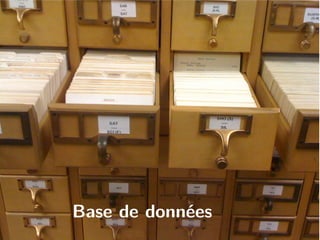 Imbrication de structures de données
On peut imbriquer des séquences, ensembles et dictionnaires
1 address = {’street ’: "Promenade de l’Alma", ’number ’: 50, ’zip’:
1200 , ’city ’: "Woluwé -Saint -Lambert"}
2 marchand = {’firstname ’: "Cédric", ’lastname ’: "Marchand", ’address
’: address}
3
4 # Équivalent à
5 # marchand = {’firstname ’: "Cédric", ’lastname ’: "Marchand", ’
address ’: {’street ’: "Promenade de l’Alma", ’number ’: 50, ’zip ’:
1200 , ’city ’: "Woluwé -Saint -Lambert "}}
6
7 print(marchand[’firstname ’]) # Cédric
8 print(marchand[’address ’][’city ’]) # Woluwé -Saint -Lambert
55
 