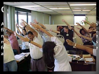 A ginástica laboral é uma série de exercícios
físicos realizado no ambiente de trabalho,
no horário de trabalho, com o objetivo de
melhorar a saúde e evitar lesões dos
funcionários por esforço repetitivo e
algumas doenças ocupacionais.
O que é?
 