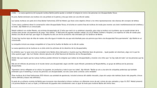 (CNN) — La nueva apariencia de la popular muñeca Barbie podría ayudar a combatir el estigma en torno a las personas con discapacidades físicas.
En junio, Barbie estrenará una muñeca con una prótesis en la pierna y otra que viene con una silla de ruedas.
Las nuevas muñecas son parte de la línea Barbie Fashionistas 2019 de Mattel, que tiene como objetivo ofrecer a los niños representaciones más diversas del concepto de belleza.
“Como marca, podemos elevar la conversación sobre discapacidades físicas, al incluirlas en nuestra línea de muñecas de moda para mostrar una visión multidimensional de la belleza y
la moda”, dijo Mattel en un comunicado.
Mattel colaboró con Jordan Reeves, una activista discapacitada de 13 años que nació sin su antebrazo izquierdo, para crear la muñeca con la prótesis, que se puede extraer de la
muñeca para recrear una experiencia de juego “más realista”. El fabricante de juguetes también trabajó con UCLA Mattel Children’s Hospital y con expertos en sillas de ruedas para
diseñar una silla de este tipo, que según la compañía ha sido uno de los accesorios más solicitados por los fanáticos de Barbie.
“Si bien hay muchos tipos de sillas de ruedas, esta silla sigue el modelo de una que está diseñada para una persona que tiene una discapacidad física permanente”, dijo Mattel en un
comunicado.
La compañía incluirá una rampa compatible en ls Casa de los Sueños de Barbie con la silla de ruedas.
La nueva apariencia de las muñecas es un éxito entre los activistas de los derechos de los discapacitados.
Es simbólico que “un gran ícono de la sociedad como Barbie ahora demuestra o muestra que hay diferentes tipos de personas … [que] pueden ser atractivas y algo con lo que los
niños quieren jugar”, dijo Curt Decker, director ejecutivo de la Red Nacional de Derechos de los Discapacitados.
Decker dijo que espera que las nuevas muñecas puedan eliminar los estigmas que rodean las discapacidades y mostrar a los niños que “no hay nada de malo” con las personas que las
tienen.
Más de mil millones de personas en el mundo tienen una discapacidad, según Jennifer Laszlo Mizrahi, presidenta de RespectAbility, un grupo de defensa de las personas
discpacitadas.
“Queremos vernos reflejados en la cultura, los juguetes, los productos y todo lo que nos rodea”, dijo Mizrahi. “Barbie se une a una serie de compañías poderosas que también
entienden que el marketing, e incluso las personas con discapacidades, son dos cosas tanto correctas como rentables”.
Otras muñecas de la línea Fashionistas 2019 ofrecen una variedad de apariencias, incluida la textura del cabello trenzado y tipos de cuerpo más realistas (busto más pequeño, cintura
menos definida y brazos más definidos).
Es parte de un esfuerzo reciente de Barbie para incorporar más diversidad al ofrecer muñecas con diferentes tonos de piel, colores de ojos, peinados y ropa. En 2017, Mattel presentó
a la primera Barbie en usar un hiyab, y el fabricante de juguetes está considerando crear un ajuar de boda para muñecas Barbie del mismo sexo.
 