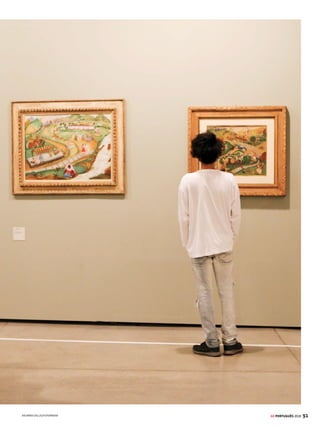 89
RESUMO
GE PORTUGUÊS 2018
Literatura do Pré-Modernismo
PRÉ-MODERNISMO (1902-1922) Situa-se em um momento
histórico de transição do regime monárquico ao republicano.
Muitas obras debatem os problemas do país e alimentam um
sentimentonacionalista.Destacam-sepersonagensesituações
afastadas da realidade das classes sociais economicamente
privilegiadas, como Os Sertões (1902), marco do movimento,
de Euclides da Cunha, e Triste Fim de Policarpo Quaresma
(1915), de Lima Barreto.
• Monteiro Lobato Maisconhecidoporseuslivrosdirigidosa
crianças e jovens, o autor também escreveu para o público
adulto. Alguns de seus contos pré-modernistas retratam
temasrelacionadosàscamadasmaispobresdasociedade.
PARNASIANISMO (1882-1922) Os poetas parnasianos traba-
lham o verso e o poema em busca da perfeição estética. Para
atingir a harmonia das formas, usam construções gramaticais
sofisticadas e herméticas e vocabulário rebuscado. Objetos
raros e preciosos, como vasos, estátuas e joias, compõem a
temática. Olavo Bilac é considerado o maior poeta parnasiano
do Brasil. Ao lado de Alberto de Oliveira e Raimundo Correia,
formam a “tríade parnasiana”.
SIMBOLISMO(1893-1922)Aoescolheremumvocabuláriocom
múltiplas possibilidades semânticas, os poetas simbolistas
buscam a transcendência. As construções poéticas conferem
ritmo e musicalidade e evocam sentimentos e emoções por
meio da sugestão. Destacam-se Cruz e Sousa e Alphonsus de
Guimaraens.
GRAMÁTICA E INTERPRETAÇÃO
• Tipos de texto Os principais tipos textuais são:
NarraçãoPresenteemdiversosgênerosliterários,apresentaos
seguinteselementos:personagens,tempo,espaçoenarrador.
Descrição É usada para caracterizar ações, pensamentos e
traços físicos de seres e ambientes presentes nos textos – fa-
zendo com que o leitor visualize os elementos apresentados.
Dissertação Tem o objetivo de defender uma tese (ponto de
vista)sobrecertotema.Partindodaapresentaçãodoassunto,
o autor procura convencer o leitor a aderir à ideia defendida.
•OraçõescoordenadasPodemserassindéticas(aquelasque
não possuem conectivos, sendo ligadas por vírgulas) ou sin-
déticas(quepossuemumaconjunçãocoordenativafazendo
aligaçãoentreelas). Asconjuçõescoordenativasestabelecem
relações de adição (e), oposição (mas), explicação (porque),
conclusão (portanto) e alternância (ou).
•Funçõesdo“se”Apalavra“se”podedesempenhardiversas
funções nas frases, como pronome reflexivo (vestiu-se); con-
junção subordinativa condicional (Se ela for embora, eu vou
também); índice de indeterminação do sujeito (Precisa-sede
ajudante);epartículaapassivadora(Fez-seumagrandefesta).
a) injuntivo
b) descritivo
c) dramático
d) argumentativo
RESOLUÇÃO
Enquanto o modo narrativo se estrutura na enunciação de fatos (tra-
zendo personagem, ações e temporalidade típicos das histórias), o
modo argumentativo se pauta no encadeamento de ideias. Na primei-
ra parte do texto, a autora dispõe essas ideias de forma a construir um
argumento final, o de que toda revelação é vulgar.
Resposta: D
5. (ENEM 2015)
Carta ao Tom 74
Rua Nascimento Silva, cento e sete
Você ensinando pra Elizete
As canções de canção do amor demais
Lembra que tempo feliz
Ah, que saudade,
Ipanema era só felicidade
Era como se o amor doesse em paz
Nossa famosa garota nem sabia
A que ponto a cidade turvaria
Esse Rio de amor que se perdeu
Mesmo a tristeza da gente era mais bela
E além disso se via da janela
Um cantinho de céu e o Redentor
É, meu amigo, só resta uma certeza,
É preciso acabar com essa tristeza
É preciso inventar de novo o amor
MORAES, V.; TOQUINHO. Bossa Nova, Sua História, Sua Gente. São Paulo: Universal; Philips,1975 (fragmento).
O trecho da canção de Toquinho e Vinícius de Moraes apresenta
marcas do gênero textual carta, possibilitando que o eu poético
e o interlocutor
a) compartilhem uma visão realista sobre o amor em sintonia com o
meio urbano.
b) troquem notícias em tom nostálgico sobre as mudanças
ocorridas na cidade.
c) façam confidências, uma vez que não se encontram mais no Rio
de Janeiro.
d) tratem pragmaticamente sobre os destinos do amor e da vida
citadina.
e) aceitem as transformações ocorridas em pontos turísticos
específicos.
RESOLUÇÃO
Na letra da canção, os autores recordam tempos passados e expres-
sam asaudadedosmomentosemqueviviamnumRiodiferenteepra-
zeroso. Em tom nostálgico, sugerem a Tom Jobim que a única coisa
que resta a fazer é acabar com a tristeza e reinventar o amor.
Resposta: B
 