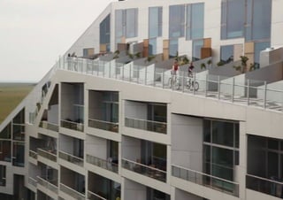 C40 Cities Network – Pritzker Academy
Milan 2020 COVID19 Adaptation Strategy
15 Minute City | Bike Lanes
3
 