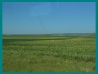 uso pedagógico de las Tecnologías de información y comunicación (TICs) Segundo encuentro Enseñar y aprender a mirar ¿Qué es una imagen? Las imágenes son polisémicas: habilitan múltiples interpretaciones, no previsibles hasta la recepción. No son unívocas, y en el proceso de recepción juega un importante papel el contexto cultural en el que tiene lugar, así como variables individuales del receptor. Por su polisemia, mantienen un controvertido vínculo con las palabras. 