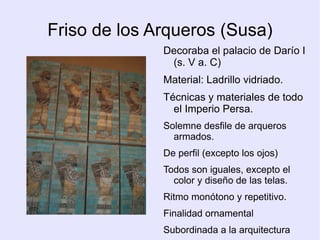 Tenía uno o varios patios interiores, en torno a los cuales se distribuían numerosas dependencias. Crecía de manera anárquica 