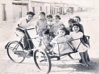 EL CUENTO POPULAR TRADICIONAL  La narrativa popular en prosa o en verso  ha permitido codificar y fortalecer cómo piensan, como sienten, cómo creen y se comportan los pueblos.  