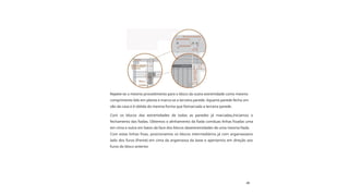 Curso de
Pedreiro
48
Repete-se o mesmo procedimento para o bloco da outra extremidade como mesmo
comprimento lido em planta e marca-se a terceira parede. Aquarta parede fecha um
vão da casa e é obtida da mesma forma que foimarcada a terceira parede.
Com os blocos das extremidades de todas as paredes já marcadas,iniciamos o
fechamento das fiadas. Obtemos o alinhamento da fiada comduas linhas fixadas uma
em cima e outra em baixo da face dos blocos dasextremidades de uma mesma fiada.
Com estas linhas fixas, posicionamos os blocos intermediários já com argamassano
lado dos furos (frente) em cima da argamassa da base e apertamos em direção aos
furos do bloco anterior.
 
