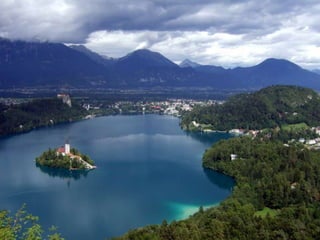 El lago bled, Luis Velasquez