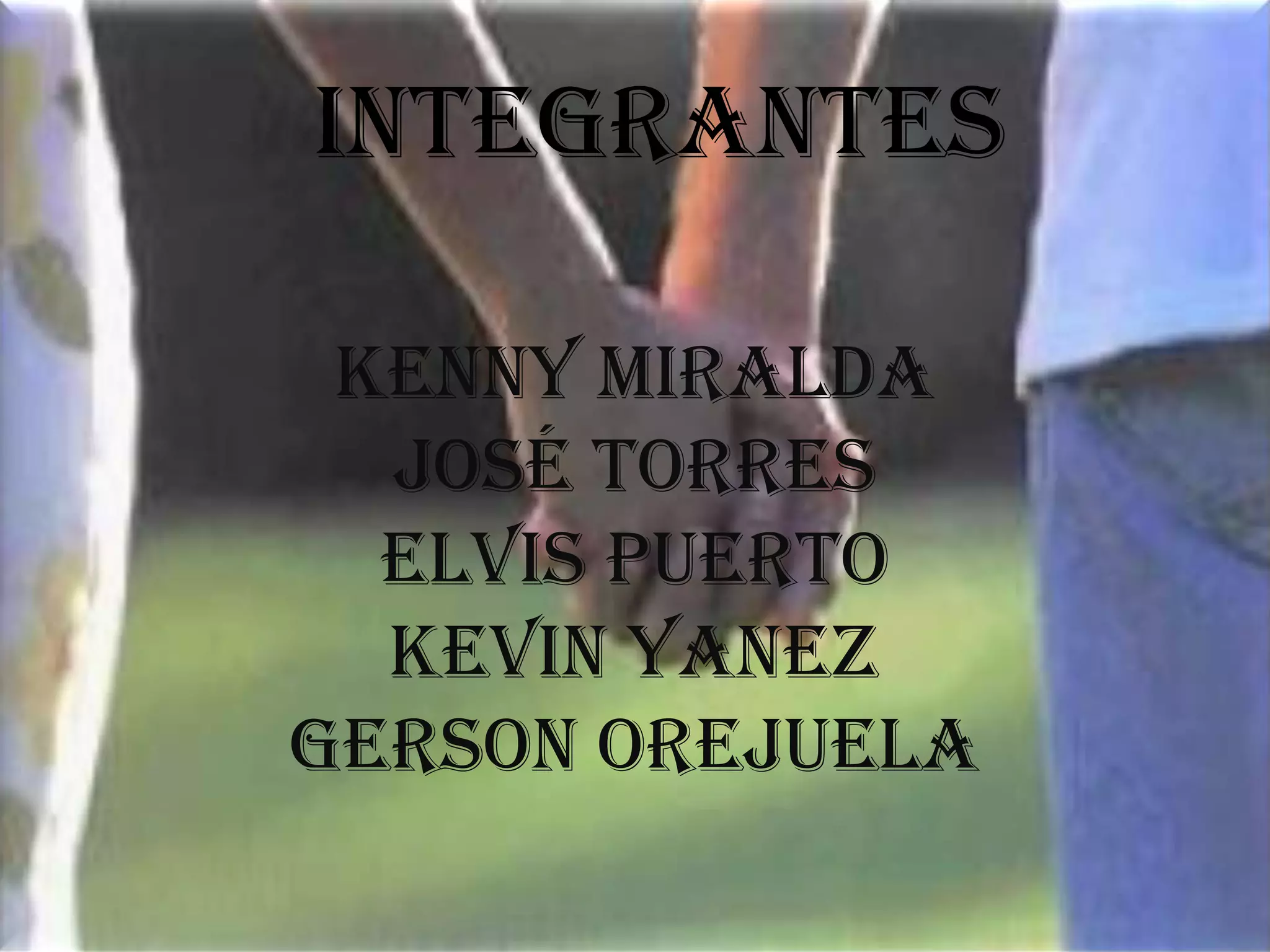 El noviazgo es un estado transitorio. Se trata de un
periodo durante el cual dos personas mantienen
una relación amorosa con el objetivo de avanzar en
el conocimiento mutuo: si el noviazgo resulta
satisfactorio para ambos, la pareja terminará
casándose. En el caso contrario, ambas personas
se separarán y cada quien seguirá su camino.
 