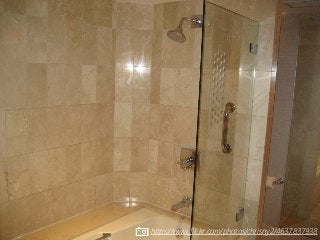 14https://www.ﬂickr.com/photos/chrisny2/4637837938
 