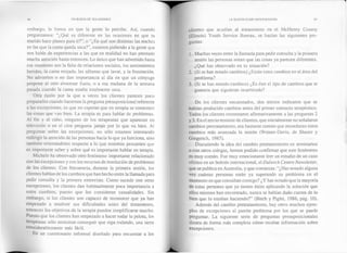 96 EN BUSCA DE SOLUCIONES
embargo, la forma en que la gente lo percibe. Así, cuando
preguntamos: “¿Qué es diferente en las ocasiones en que tu
marido hace planes para ti?”, o “¿En qué son distintas las noches
en las que la cama queda seca?”, estamos pidiendo a la gente que
nos hable de experiencias a las que en realidad no han prestado
mucha atención hasta entonces. Lo único que han advertido hasta
ese momento son la falta de relaciones sociales, los sentimientos
heridos, la cama mojada, las sábanas que lavar, y la frustración.
No advierten o no dan importancia al día en que un cónyuge
propone al otro almorzar fuera, o a esa mañana de la semana
pasada cuando la cama estaba totalmente seca.
Otra razón por la que a veces los clientes parecen poco
preparados cuando hacemos la pregunta presuposicional referente
a las excepciones, es que no esperan que en terapia se comenten
las cosas que van bien. La terapia es para hablar de problemas.
Al fin y al cabo, ninguno de los terapeutas que aparecen en
televisión o en el cine pregunta jamás por lo que va bien. Al
preguntar sobre las excepciones, no sólo estamos intentando
redirigir la atención de las personas hacia lo que ya funciona, sino
también orientándoles respecto a lo que nosotros pensamos que
es importante saber y sobre qué es importante hablar en terapia.
Michele ha observado otro fenómeno importante relacionado
con las excepciones y con los recursos de resolución de problemas
de los clientes. Con frecuencia, durante la primera sesión, los
clientes hablan de los cambios que han hecho entre la llamada para
pedir consulta y la primera entrevista. Como sucede con otras
excepciones, los clientes dan habitualmente poca importancia a
estos cambios, puesto que los consideran casualidades. Sin
embargo, si los clientes son capaces de reconocer que ya han
empezado a resolver sus dificultades antes del tratamiento,
entonces los objetivos de la terapia pueden simplificarse mucho.
Puesto que los clientes han empezado a hacer rodar la pelota, los
terapeutas sólo necesitan conseguir que siga rodando, una tarea
considerablemente más fácil.
En un cuestionario informal diseñado para encuestar a los
LA SESION COMO INTERVENCION 97
clientes que acudían al tratamiento en el McHenry County
(Illinois) Youth Service Bureau, se hacían las siguientes pre­
guntas:
1. Muchas veces entre la llamada para pedir consulta y la primera
sesión las personas notan que las cosas ya parecen diferentes.
¿Qué has observado en tu situación?
2. (Si se han notado cambios) ¿Están estos cambios en el área del
problema?
3. (Si se han notado cambios) ¿Es éste el tipo de cambios que te
gustaría que siguieran ocurriendo?
De los clientes encuestados, dos tercios indicaron que se
habían producido cambios antes del primer contacto terapéutico.
Todos los clientes contestaron afirmativamente a las preguntas 2
y 3. En el tercio restante de clientes, que inicialmente no señalaron
cambios pretratamiento, era bastante común que recordaran estos
cambios más avanzada la sesión (Weiner-Davis, de Shazer y
Gingerich, 1987).
Discutiendo la idea del cambio pretratamiento en seminarios
o con otros colegas, hemos podido confirmar que este fenómeno
es muy común. Fue muy emocionante leer un estudio de un caso
clínico en un boletín internacional, el Dulwich Centre Newsletter,
que se publica en Australia, y que comienza: “¿Has notado alguna
vez cuántas personas están ya superando su problema en el
momento en que consultan contigo? ¿Y has notado que la mayoría
de estas personas que ya tienen éxito aplicando la solución que
ellos mismos han encontrado, nunca se habían dado cuenta de lo
bien que lo estaban haciendo?” (Birch y Piglet, 1986, pág. 10).
Además del cambio pretratamiento, hay otros muchos ejem­
plos de excepciones al patrón problema por los que se puede
preguntar. La siguiente serie de preguntas presuposicionales
ilustra de forma más completa cómo recabar información sobre
excepciones.
 