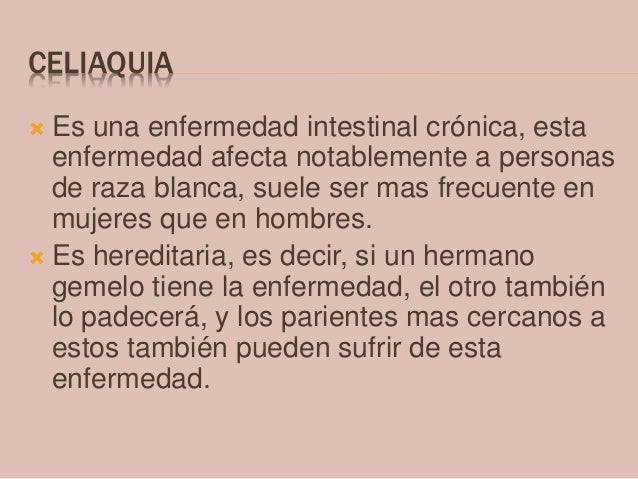 El limón ayuda del hongo sobre las uñas de los pies