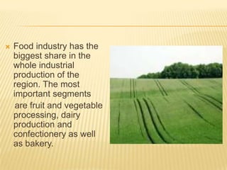Thebase of nonmaterialheritageisconstituted by thestrongbondwiththetraditonsdemonstrated by thelocalinhabitantswhocultivatecustoms, dialect, localcostumes and folk art.