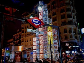 Árbol en Gran Vía-Montera , diseñado por el arquitecto  Ben Busche   