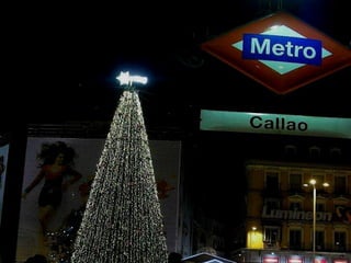 Árbol en la Plaza de Callao , diseñado por el  Ayuntamiento de Madrid .  