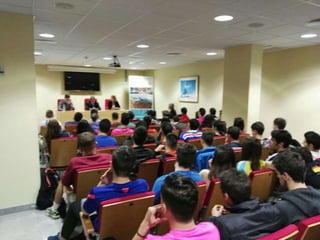 Entrega de la beca de excelencia a d