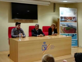 Entrega de la beca de excelencia a d