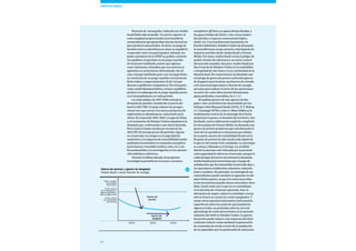 60
El precio de «monopolio» inducido por Arabia
Saudí había sido inestable. Un precio superior al
coste marginal proporcionaba unos beneficios
extraordinarios que generaban fuertes incentivos
para producir más petróleo. Es decir, un juego de
decisión única y simultánea no tiene un equilibrio
cooperador entre los participantes. Además, los
países miembros de la OPEP no podían construir
un equilibrio cooperador en un juego repetido
de horizonte indefinido, puesto que algunos,
como Indonesia, estimaban que sus reservas se
agotarían en un horizonte determinado. En tal
caso, el juego indefinido pasó a ser un juego finito.
La resolución de un juego repetido con horizonte
finito induce comportamientos tit-for-tat que
abocan a equilibrios competitivos. Por otra parte,
como señaló Reinhard Selten, el único equilibrio
perfecto en subjuegos de un juego repetido provo-
ca el incumplimiento en cada período.
La crisis asiática de 1997-1998 contrajo la
demanda de petróleo, hundiendo el precio del
barril a 9,82 USD. Un gran número de prospec-
ciones tuvo que cerrar y los nuevos proyectos de
exploración se abandonaron, reduciendo así la
oferta. En el período 2001-2007, el auge de China
y el crecimiento de Estados Unidos impulsaron la
demanda que, confrontada a una oferta limitada,
llevó al precio hasta niveles por encima de los
100 USD. El elevado precio del petróleo vigente
en el mercado, los riesgos en la seguridad de
suministro y la exigencia de sostenibilidad medio-
ambiental incentivaban la transición energética
hacia fuentes renovables (eólica, solar, etc.), los
biocombustibles y la investigación en los automó-
viles híbridos y eléctricos.
Durante la última década, los progresos
tecnológicos permitieron el acceso a recursos
energéticos off-shore en aguas ultraprofundas, a
las aguas heladas del Ártico, a las «rocas madre»
del petróleo y el gas no convencional (tight y
shale), etc. Con la perforación horizontal y la
fractura hidráulica, Estados Unidos ha alcanzado
la autosuficiencia en gas natural y está dejando de
importar petróleo desde Arabia Saudí y Oriente
Medio. Por tanto, Arabia Saudí corría el peligro de
perder clientes de referencia y un cierto control
del mercado mundial. Aún peor, Arabia Saudí per-
día el interés de Estados Unidos en la estabilidad
e integridad de este reino y en la continuidad de la
dinastía Saud. En consecuencia, ha diseñado una
estrategia de guerra de precios sostenida (guerra
de desgaste) para levantar una barrera de entrada
a las nuevas prospecciones y fuentes de energía,
así como para inducir el cierre de las operaciones
en activo de costes altos (arenas bituminosas,
aguas profundas, renovables, etc.).12
El análisis pionero de una «guerra de des-
gaste» (war of attrition) fue desarrollado por los
biólogos John Maynard Smith (1974), D. T. Bishop
y C. Cannings (1978) y John G. Riley (1980) en la
modelización teórica de la estrategia de la lucha
animal por la presa y el dominio del territorio. Ara-
bia Saudí, con la colaboración explícita o implícita
de otros países de Oriente Medio, ha desatado una
guerra de precios predatoria que está abocando al
resto de los operadores a situaciones por debajo
de su punto muerto de rentabilidad (break-even).
El ajuste de precios ha sido mucho más rápido de
lo que lo está siendo el de cantidades. La estrategia
es costosa y dilatada en el tiempo. La credibili-
dad de la amenaza está reforzada por la presente
sobrecapacidad de oferta en el mercado, aunque la
caída abrupta del precio incentivará la demanda.
Arabia Saudí perseverará hasta que el juego de
señalización que ha transmitido al mercado deje a
los operadores establecidos exhaustos, inducién-
doles a rendirse. En principio, la estrategia de los
contendientes puede consistir en aguantar un día
más (chicken game), ya que los costes incurridos
en las inversiones pasadas tienen naturaleza «hun-
dida» (sunk costs), por lo que no se contabilizan
en la decisión de continuar operando. Ante la
alternativa de seguir, reducir la actividad o cerrar,
solo se tienen en cuenta los costes marginales. Y
existe cierta asimetría informativa (información
imperfecta) sobre los costes de oportunidad de
algunos rivales, en particular sobre la curva de
aprendizaje de costes decrecientes en la naciente
industria del shale en Estados Unidos. La guerra
de precios puede inducir a las empresas del shale
a intentar reducir costes mediante la generación
de economías de escala a través de la ampliación
de su capacidad, pero la perforación de más pozos
Guerra de precios y guerra de desgaste
Arabia Saudí y otras fuentes de energía
2014 2015 2016
Precio mundial
del petróleo
2011-2014
Punto muerto
de rentabilidad en
aguas profundas y
otras energías caras
Punto muerto
de rentabilidad
del fracking
Guerra de
precios
Guerra de
desgaste
TEMAS DE DEBATE
12
 