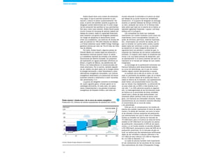 62
mundo reducirán la actividad si el precio se sitúa
por debajo de su punto muerto de rentabilidad
(break-even). Si la guerra de desgaste se prolonga
durante un período dilatado de tiempo (mínimo de
un año), acabarán por cerrar. En la famosa anéc-
dota sobre qué hará con el premio de la lotería, el
operador agraciado responde: «I guess I will keep
drilling until it is all gone».
Las compañías de shale han realizado
inversiones con costes hundidos (sunk costs) tan
importantes como irrecuperables (compra y al-
quiler de terrenos, permisos, material inyectado,
etc.), financiados con emisión de deuda, por lo
que no tendrán en cuenta estos costes cuando
deban optar por continuar o cerrar. La decisión
se basará en el coste marginal de extraer el
siguiente barril de petróleo o unidad de gas, in-
cluyendo los intereses de los bonos corporativos
emitidos. El impacto será mayor en proyectos por
iniciar o en sus fases previas de desarrollo, que
se abandonarán si el precio previsto del barril se
mantiene en el tiempo por debajo de sus costes
marginales.
La tecnología de la perforación horizontal con
fractura hidráulica está desarrollando todavía
su curva de aprendizaje, por lo que los costes
medios siguen siendo decrecientes a escala.
La duración de la vida de un activo, en este
caso un yacimiento de petróleo o gas, es un factor
crítico. El declive rápido de la producción hace in-
viable el retorno de la inversión. Las explotaciones
shale tienen una productividad inicial muy alta,
que se reduce muy rápidamente. La extracción de
un pozo shale cae un 60% o más durante el pri-
mer año. Y un 30% adicional durante el segundo
año. La heterogeneidad de las formaciones shale
se traduce en la proximidad de áreas rentables
(sweet spot) y áreas de baja productividad. Las
empresas deben perforar miles de pozos conti-
guos, con fracturas de intensidad creciente. Estas
características de una industria naciente dificultan
el conocimiento de su curva de costes
y de aprendizaje.
Está por ver, en consecuencia, los niveles de
precios que pueden representar el cierre de opera-
ciones y la salida del mercado, así como la barre-
ra de entrada a futuros proyectos de perforación.
Las estimaciones son que el shale oil en Estados
Unidos es rentable con precios de mercado de
70 USD/barril, pero si el precio se sitúa de forma
estable en 60 USD/barril se revisarán los planes
de perforación, clausurando el 40% de las opera-
ciones, y si se hunde durante un período dilatado
a 50 USD/barril, provocaría el cierre del 90% de la
producción americana. En el mercado de gas na-
tural, se estima que las explotaciones americanas
dejan de ser rentables a precios inferiores a los
4,0 USD/mil pies cúbicos (3,5 USD en Haynesvi-
lle; 4,5 USD en Barnett).15
La caída de precios también está impactando
en las cotizaciones de las acciones de las compa-
ñías exploradoras del shale (Chesapeake Energy,
Arabia Saudí tiene unos costes de extracción
muy bajos, lo que le permite aumentar su pro-
ducción y reducir el precio sustancialmente. Así
pues, el precio del petróleo durante la guerra de
desgaste vendrá determinado por el coste margi-
nal de extracción del petróleo en sus yacimientos.
Aún peor, como caso extremo, Arabia Saudí puede
incurrir incluso en dumping de precios (operar por
debajo de costes), dada su capacidad financiera
para sostener una guerra de desgaste predatoria
sin riesgo de despertar el descontento social
entre sus ciudadanos. Las reservas de divisas del
país se estiman en 750.000 millones de dólares
y el fondo soberano saudí, SAMA Foreign Holdings,
gestiona activos por valor de 741,8 miles de millo-
nes de dólares.
Por tanto, Arabia Saudí y algunos países de
Oriente Medio con costes bajos de extracción y
abundantes reservas quieren inducir la salida
y/o establecer barreras de entrada a las arenas
bituminosas de Alberta (Canadá), los proyectos
de exploración en aguas profundas (off-shore) en
Brasil y el golfo de México, las plataformas del
Ártico y los hidrocarburos no convencionales del
shale americano. Por el camino, también dejarán
de ser viables una gran parte de la energía eólica,
la energía termosolar y solar fotovoltaica y otras
alternativas energéticas renovables. Los cultivos
energéticos destinados a la producción de biocar-
burantes volverán a destinarse a cubrir necesida-
des alimentarias.14
La guerra de desgaste convierte la estrategia
de «quien aguanta gana» (chicken game) en la
estrategia dominante. En este caso, los opera-
dores independientes y las grandes empresas
energéticas de Estados Unidos y del resto del
Punto muerto («break-even») de la curva de costes energética
Producción (%), millones de barriles equivalentes de petróleo/día (2020)
Fuente: Rystad Energy Research and Analysis
0 20 40 60
0
20
40
60
80
100
120
80 100
USD/barril
(break-even)
(on-shore)
Curva de costes
Oriente Medio
Off-shore
Petróleo
extrapesado
Aguas
profundas
Rusia
Resto
del Mundo
Shale
Aguas
ultraprofundas
Arenas
bituminosas
TEMAS DE DEBATE
14
 