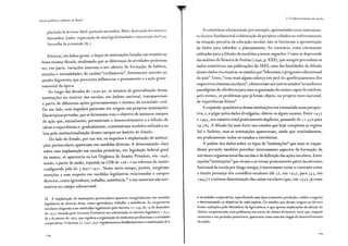 Escola ptíblica e pobreza no Brasil
plantação de árvores.Abril: proteção aos ninhos. Maio: destruição dos insectos
damninhos. Junho: organização de uma liga da bondade e uma secção da Cruz
Vermelha da juventude (ib.).
Estava aí, em linhas gerais, o leque de instituições listadas nas estatísticas
dessa mesma década, sinalizando que as diferenças de atividades poderiam
ser, em parte, variações internas a um ideário de formação de hábitos,
atitudes e mentalidades, de caráter "civilizatório", fortemente inscrito no
quadro higienista, que procurava influenciar o pensamento e a ação gover-
namental da época.
Ao longo das décadas de 1930-40, os intuitos de generalização dessas
instituições no interior das escolas, em âmbito nacional, transpareciam
a partir de diferentes ações governamentais e mesmo da sociedade civil.
De um lado, seus impulsos pareciam ter origem nas próprias instituições
filantrópicas privadas, que se formavam com o objetivo de instaurar campos
de ação que, inicialmente, permitiriam o desenvolvimento e a difusão de
ideias e experiências e, gradualmente, constituiriam modelos utilizados na
luta pela institucionalização desses campos no âmbito do Estado.
Do lado do Estado, por sua vez, os impulsos à implantação de institui-
ções periescolares apareciam em medidas diversas. A determinação clara
sobre essa implantação nas escolas primárias, em legislação federal geral
do ensino, só apareceria na Lei Orgânica do Ensino Primário, em 1946,
sendo, a partir de então, repetida na LDB de 196 1 e na reforma de ensino
configurada pela lei 5.692/1971. Nesse meio-tempo, porém, surgiriam
menções a esse respeito em medidas legislativas relacionadas a campos
diversos, como agricultura, trabalho, assistência,54
e em materiais não nor-
mativos no campo educacional.
54 A implantação de instituições periescolares apareceu marginalmente em medidas
legislativas de diversas áreas, como agricultura, trabalho e assistência. As cooperativas
escolares chegaram a ser instituídas legalmente pelo decreto 2 2. 239, de 19 de dezembro
de 1 932, baixado pelo Governo Provisório em substituição ao decreto legislativo 1 . 6 37,
de 5 de janeiro de r 907, que regulava a organização de sindicatos profissionais e sociedades
cooperativas. O decreto 2 2. 2 39/ 1932 regulamentava detalhadamente a constituição de •
194
3. O robmtecimento da escola
As estatísticas educacionais, por exemplo, apresentadas como instrumen-
to técnico fundamental àelaboração de projetos voltados ao enfrentamento
da situação precária da educação escolar, não se limitavam à apresentação
de dados para subsidiar o planejamento. Ao contrário, eram claramente
utilizadas para a difusão de modelos a serem seguidos. Como se depreende
das análises deTeixeira de Freitas ( 1946, p. XXII), que sempre precediam os
dados estatísticos nas publicações do SEES, uma das finalidades da difusão
desses dados era mostrar os estados que "lideravam o progresso educacional
do país". Estes, "com mais algum esforço em prol do aperfeiçoamento dos
respectivos sistemas escolares", ofereceriam aos outros estados"os melhores
paradigmas de eficiência para uma organização do ensino capaz de resolver,
pelo menos, os problemas que já foram objeto, no próprio meio nacional,
de experiências felizes".
A expansão quantitativa dessas instituições era estimulada nessa perspec-
tiva, e, a julgar pelos dados divulgados, obteve-se algum sucesso. Entre 1937
e 1945, seu número total praticamente duplicou, passando de 12.470 para
24. 585. A difusão foi mais forte nos estados que hoje compõem as regiões
Sul e Sudeste, mas as instituições apareceram, ainda que residualmente,
em praticamente todos os estados e territórios.
A análise dos dados sobre os tipos de "instituições" que mais se expan-
diram permite também perceber interessantes aspectos da formação da
estrutura organizacional das escolas e da definição das ações escolares. Entre
aquelas "instituições"que viriam a se tornar praticamente parte da estrutura
funcional da escola por longo tempo, é interessante notar o contraste entre
a tímida presença dos conselhos escolares (de 3 2, em 1937, para 355, em
1~45) e a intensa disseminação das caixas escolares (que, em 19 37, já eram
•sociedades cooperativas, especificando seus tipos (consumo, produção, crédito e seguro)
e discriminando os objetivos de cada espécie. Os estudos que deram origem ao decreto
foram realizados pelo Ministério da Agricultura, o que aponta implicações da adoção do
ideário cooperativista com polêmicas em torno do desenvolvimento rural que, naquele
momento e em períodos posteriores, apareceria como uma das chagas do desenvolvimento
da nação.
195
 