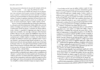 Escola pública e pobreza no Brasil
das crianças que não se alimentam em casa, posto de vacinação, antídoto da
violência da sociedade... - que, a rigor, são problemas da sociedade.
Fica claro na análise que esta realidade não resulta de um ato impostor,
mas é uma construção social do projeto societário da burguesia brasileira,
em que a expansão e o robustecimento para menos expressam-se na política
educacional com particularidades em conjunturas específicas, mas de forma
contínua. No projeto de capitalismo dependente de desenvolvimento desi-
gual e combinado, a burguesia brasileira constrói uma sociedade que con-
centra, de maneira exponencial, a riqueza, e amplia, expande a miséria.
Este livro corrobora e aprofunda análises que mostram que, definitivamen-
te, a educação escolar básica (fundamental e média), pública, laica, universal,
unitária e tecnológica, que desenvolva as bases científicas para o domínio e
a transformação racional da natureza, a consciência dos direitos políticos,
sociais, culturais e a capacidade de organização para atingi-los, nunca se
impôs como necessidade, e sim como algo a conter para a classe dominante
brasileira. Mais que isso, para a maioria dos trabalhadores nunca houve de
fato a necessidade de uma escolaridade e formação técnico-profissional que
os preparasse para o trabalho complexo e os dotasse, como classe detentora
do capital, de condições de concorrer com o capitalismo central. O que se
tem reiterado é o que denunciou Anísio Teixeira na década de r 9.ÇO: a exis-
tência de uma retórica de valores proclamados, mas não reais, de valorização
da educação escolar. Ou, como aponta Dermeval Saviani na análise do atual
Plano de Desenvolvimento da Educação (PDE) sobre a cultura protelatória
de cinco para dez e de dez para vinte anos no enfrentamento daquilo que é
um direito de todos: a educação básica.
Eveline Algebaile expõe como falsas e cínicas as análises de empresários,
imprensa, políticos e pesquisadores que culpam a escola e os trabalhadores da
educação e os próprios alunos das classes populares pelo desemprego, pela
violência e pelo atraso. Os reclamos atuais desses empresários e suas organi-
zações de classe, pesquisadores, intelectuais e políticos do apa9ão educacional,
para designar que o sistema educacional não está formando quadros suficien-
tes, exemplifica a cantilena reiterada de tempos em tempos no Brasil.
22
Prefácio
O que Eveline nos diz é que tais análises ocultam a opção da classe
dominante brasileira por sua inserção consentida e subordinada ao grande
capital e nosso papel subalterno na divisão i~ternacional do trabalh~, com
a hipertrofia da formação para o trabalho simples. Ocultam, tambem, as
relações de classe no plano mundial e interno. Ou seja, a sociedade que se
produz na desigualdade, quando impeli~a a univers~l~zar a educa:ão ~ásica,
0
faz de forma desigual e dual. Assim e que as poht1cas educac1ona1s, sob
0
ideário neoliberal da década de r 990, o avanço quantitativo no ensino
fundamental e a mudança discursiva aparentemente progressista no ensino
médio e na "educação profissional e tecnológica", aprofundam a segmenta-
ção, 0 dualismo, e perpetuam uma relação débil entre ambos.
A universalização do ensino fundamental efetiva-se numa profunda
desigualdade intra e inter-regiões e na relação entre cidade e campo. A
diferenciação e a dualidade aqui se dão pelo não acesso efetivo e demo-
crático ao conhecimento. A escola pública dos pobres e/ou dos filhos dos
trabalhadores é esvaziada de sua função específica e, por isso, se expande, se
robustece e "cresce para menos"-uma escola da qual se exigem múltiplas
funções, mas que se descura de sua função precípua de garantir o direito
de uma educação básica de qualidade. Expande-se e alarga-se para menos
mediante políticas que retiram do magistério aquilo que o define como
tal_ profissionais que organizam, produzem e socializam conhecimentos
_e 0 delega a organizações não governamentais (ONGs), ou a institutos
privados. Há, no Brasil, uma profusão dessas organizações que não só ven-
dem pastiches; mas anulam a própria profissão docente.
O livro de Eveline Algebaile é uma contribuição singular para o pensa-
mento educacional no método de conhecer a realidade social e educacional
~m sua íntima relação e no conteúdo ético-político. Faz jus ao que afirma
Florestan Fernandes em relação ao papel do intelectual na sociedade. O
intelectual não cria 0 mundo no qual vive. Ele jájaz muito quando conse9ue ajudar
a compreendê-lo e explicá-lo, como ponto de partida para sua alteração real.
É, por isso, um livro de leitura imprescindível para educadores de todos
os níveis de ensino, pesquisadores e estudantes de ciências sociais e humanas
e líderes de movimentos sociais, sindicais e políticos do campo de esquerda,
23
 
