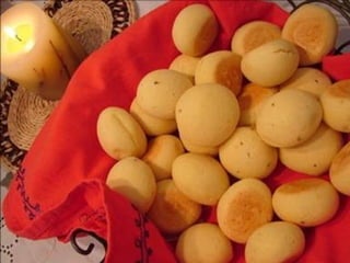 A gente não aguenta ouvir o que o outro diz sem logo dar um palpite melhor... Sem misturar o que ele diz com aquilo que a gente tem a dizer. Como se aquilo que ele diz não fosse digno de descansada consideração.....  E precisasse ser complementado por aquilo que a gente tem a dizer, que é muito melhor...  Nossa incapacidade de ouvir é a manifestação mais constante e sutil de nossa arrogância e vaidade. No fundo, somos os mais bonitos... 