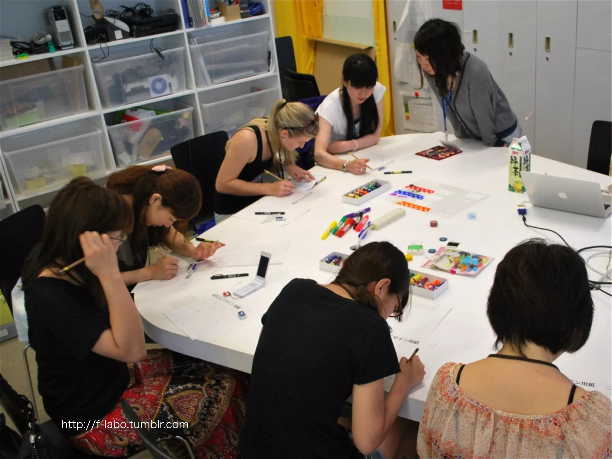 http://f-labo.tumblr.com

 