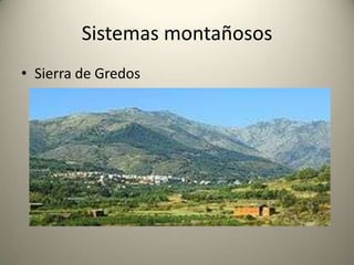 ExtremaduraExtremadura  es una comunidad autónoma española, compuesta por dos provincias: Cáceres al norte y Badajoz al sur, y situada en el cuadrante suroeste de la península Ibérica. Su capital es Mérida.Extremadura limita al norte con Castilla y León (provincias de Salamanca y Ávila); al sur, con Andalucía (provincias de Huelva, Sevilla y Córdoba); al este, con Castilla-La Mancha (provincias de Toledo y Ciudad Real); al oeste, con Portugal.El Día de Extremadura se celebra el 8 de septiembre.