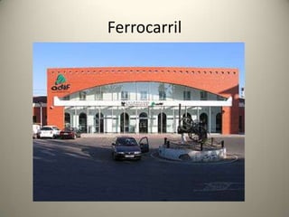 La red de ferrocarril de Aragón es extensa, teniendo tramos de vía convencional, mientras que otros tramos son de Alta Velocidad.En el año 2003, y no sin polémica, se inauguró la Línea de Alta Velocidad (LAV) Madrid-Zaragoza-Lérida, teniendo paradas dicha línea en Calatayud y en Zaragoza. Posteriormente llegaría la Alta Velocidad a Huesca, capital de la comarca Hoya de Huesca (Plana de Uesca), aunque con un recorrido que impide desarrolar una velocidad alta en los trenes, debido al mal diseño de la línea de alta velocidad. En febrero de 2008 se termnaron los obras y la Línea de Alta Velocidad llegó a la ciudad de Barcelona. Además se está renovando la línea Zaragoza-Teruel para que pueda convertirse en un trayecto de alta capacidad y que se incorporará en el eje de Alta Velocidad Cantábrico-Mediterráneo. Las obras que se realizan en la línea consiste en la renovación de las vías para ser de ancho UIC, puesto que la electrificación de la línea y su desdoblamiento no se espera a corto plazo. En cuanto al resto de la red aragonesa, destaca la línea internacional de Canfranc, que fue suspendido su recorrido entre dicha localidad y Francia en la década de 1970 tras destruirse un puente en el lado francés. Desde entonces, la línea sobrevive a duras penas, pidiéndose su reapertura como paso previo a la construcción de un túnel de baja cota por el [[Pirineo Central.