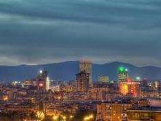 …A capital de Espanha é Madrid. A Espanha é gerida pelos seu reis que são Juan Carlos Alfonso Víctor María de Borbón y Borbón-Dos Sicilias e de Sofia Margarida Vitória Frederica Glucksburg.