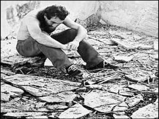 ESQUIZOFRENIA CRITERIOS DE DIAGNOSTICO B. Los signos y síntomas están  asociados a una  marcada disfunción social o laboral. C. La duración mínima de los signos es de 6 meses incluyendo 1 mes de síntomas que cumplan el Criterio A. 